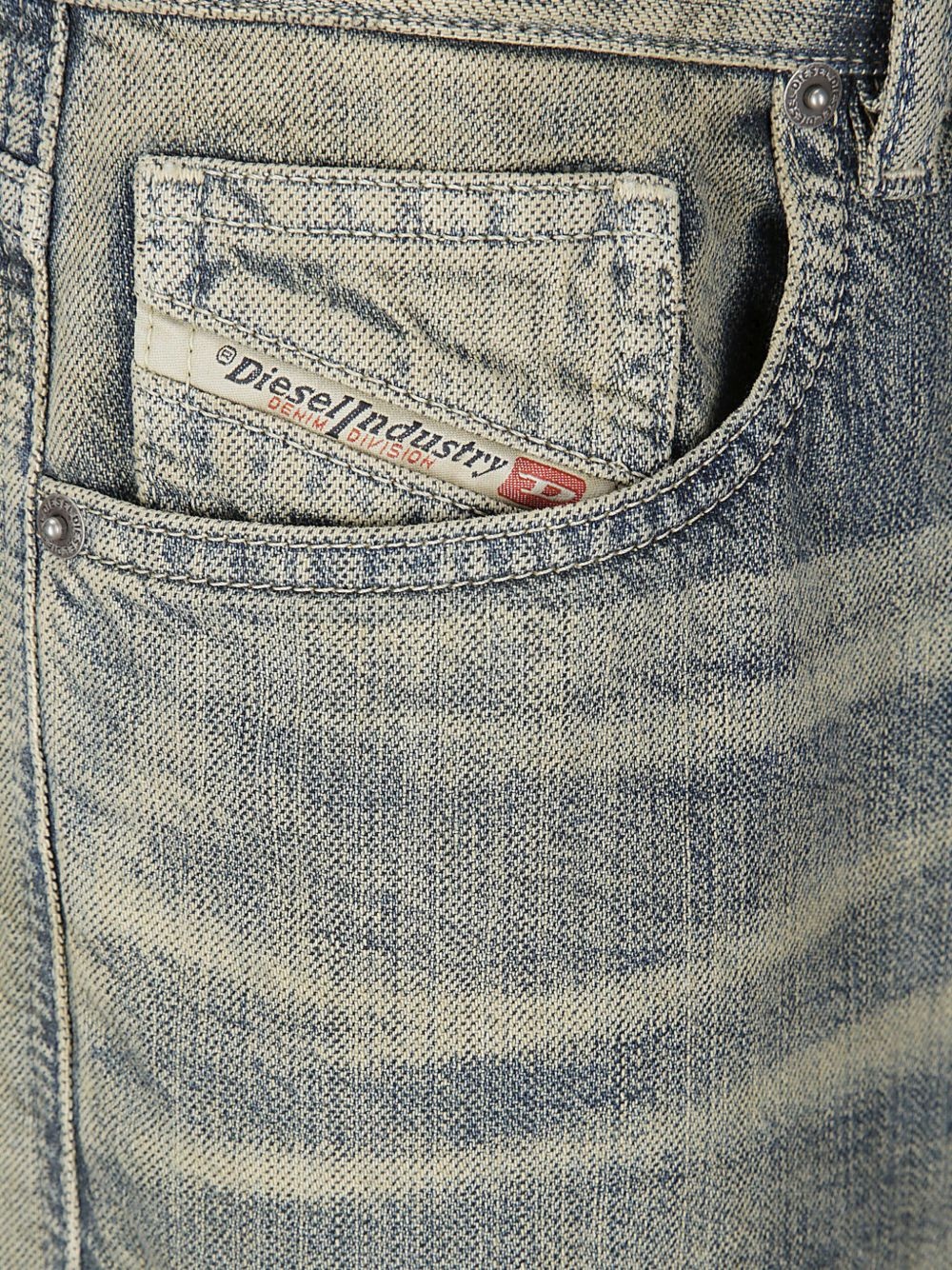 whiskering-effect jeans - 3