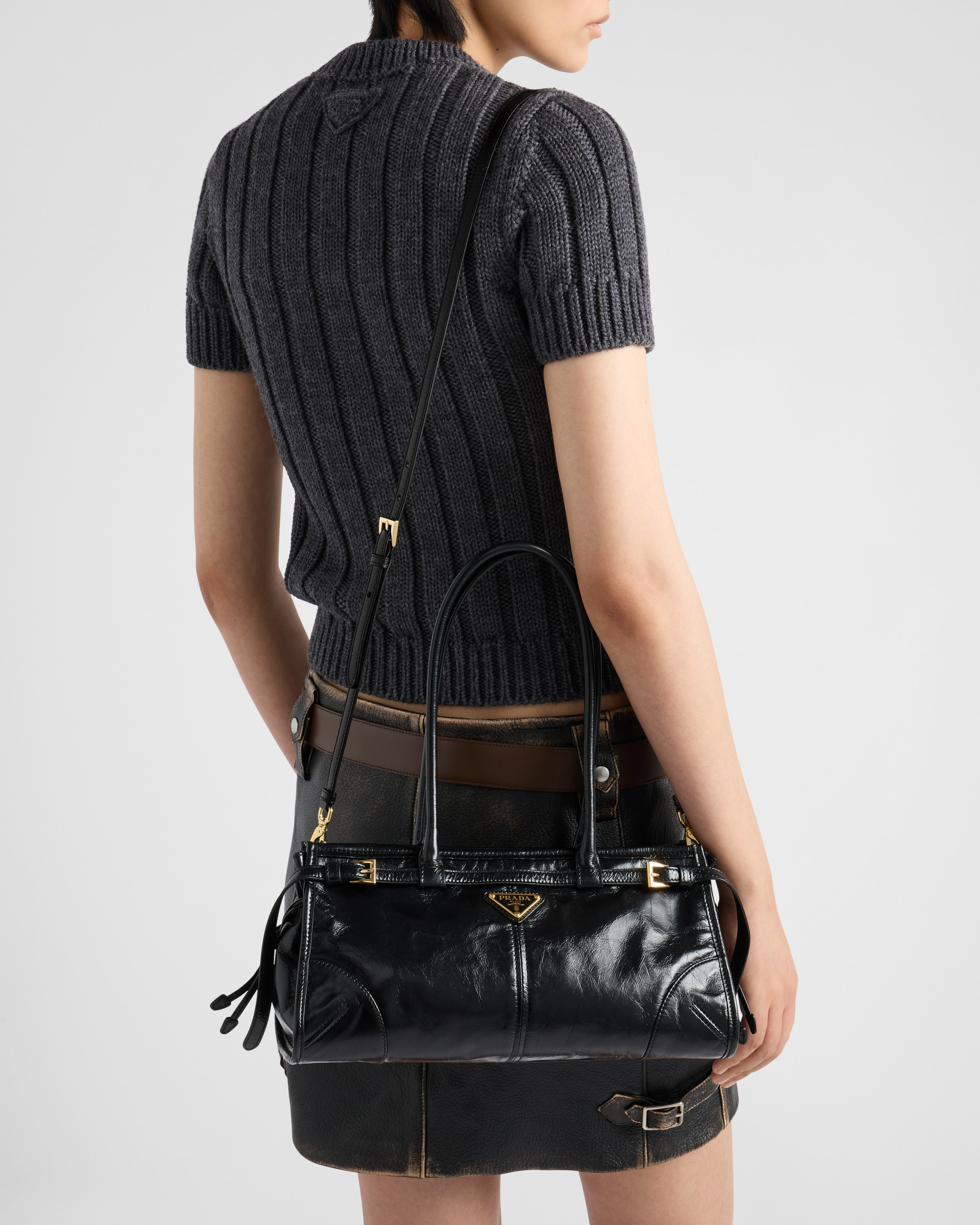 Medium leather handbag - 9
