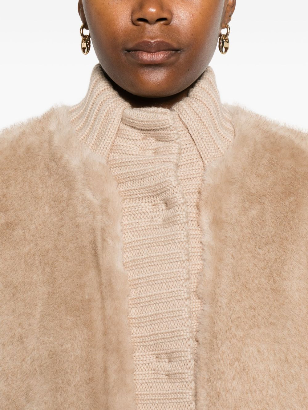 faux-fur knitted gilet - 5