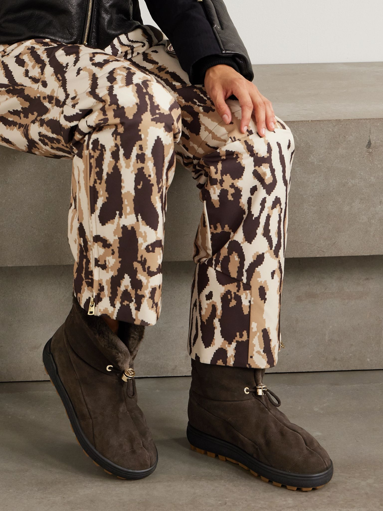 Chamonix embroidered shearling-lined suede ankle boots Chocolate - 2