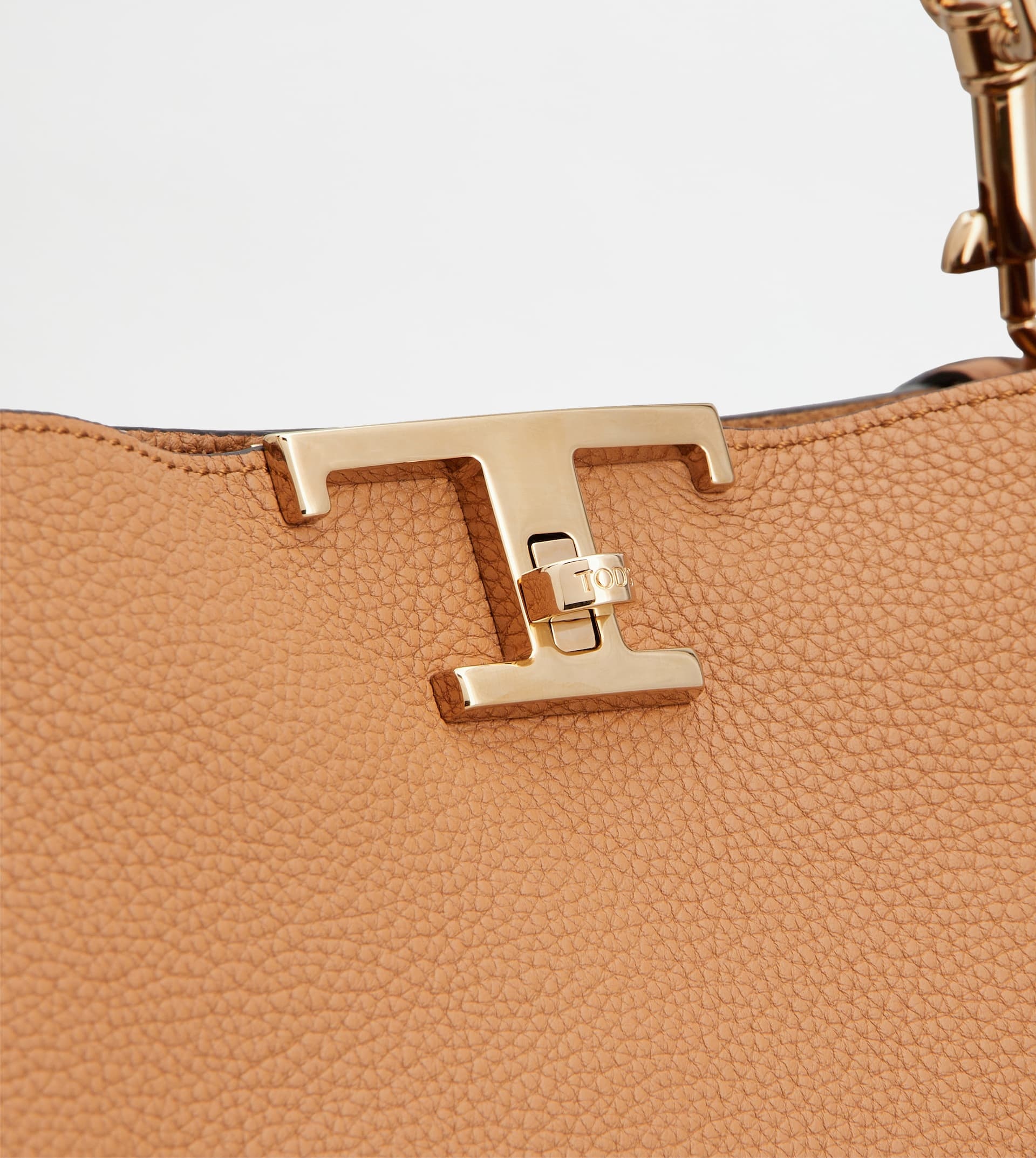 T TIMELESS SHOULDER BAG IN LEATHER MEDIUM - BROWN - 5