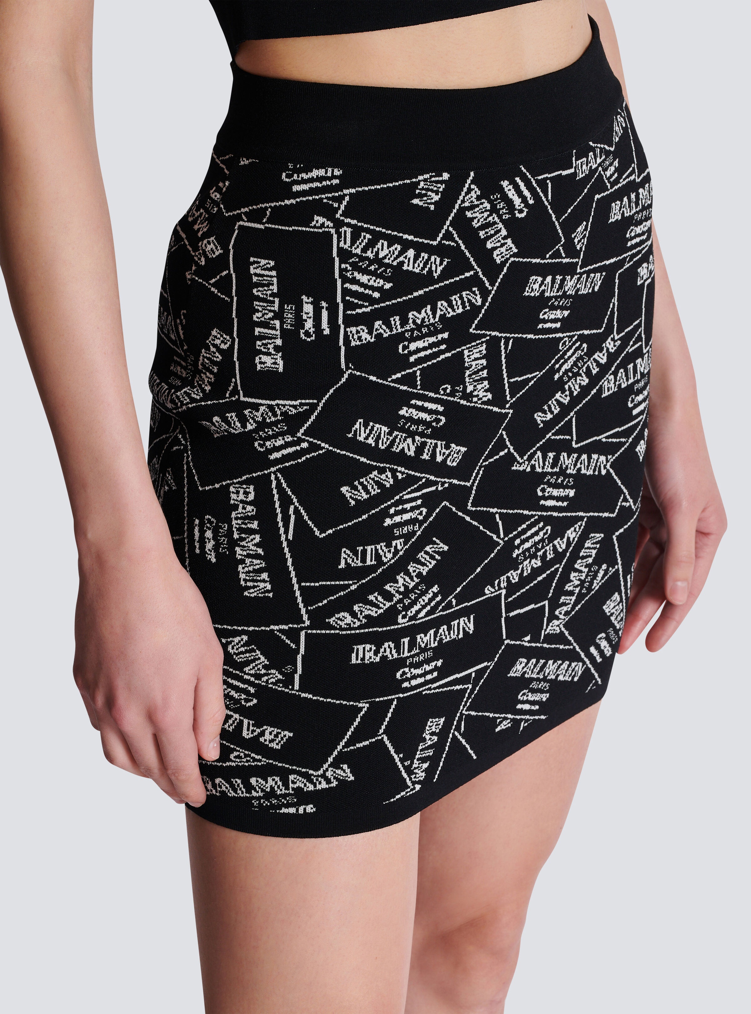Short skirt in Balmain label jacquard knit - 6