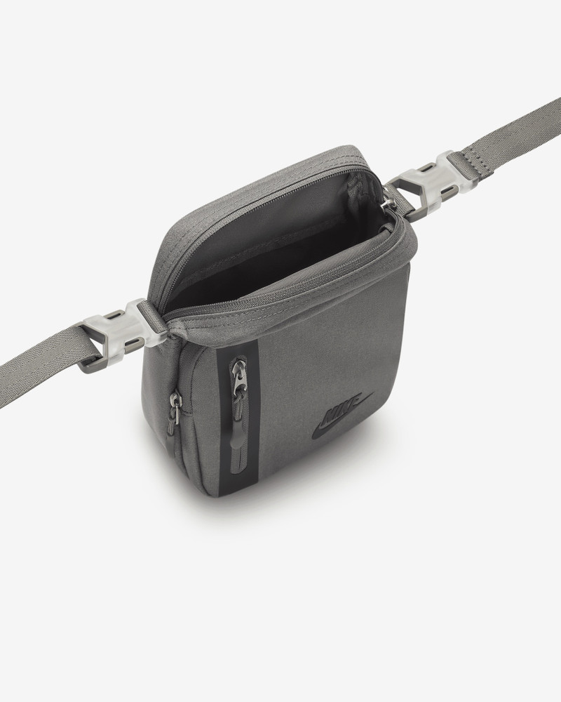 Nike Elemental Premium Crossbody Bag (4L) 5