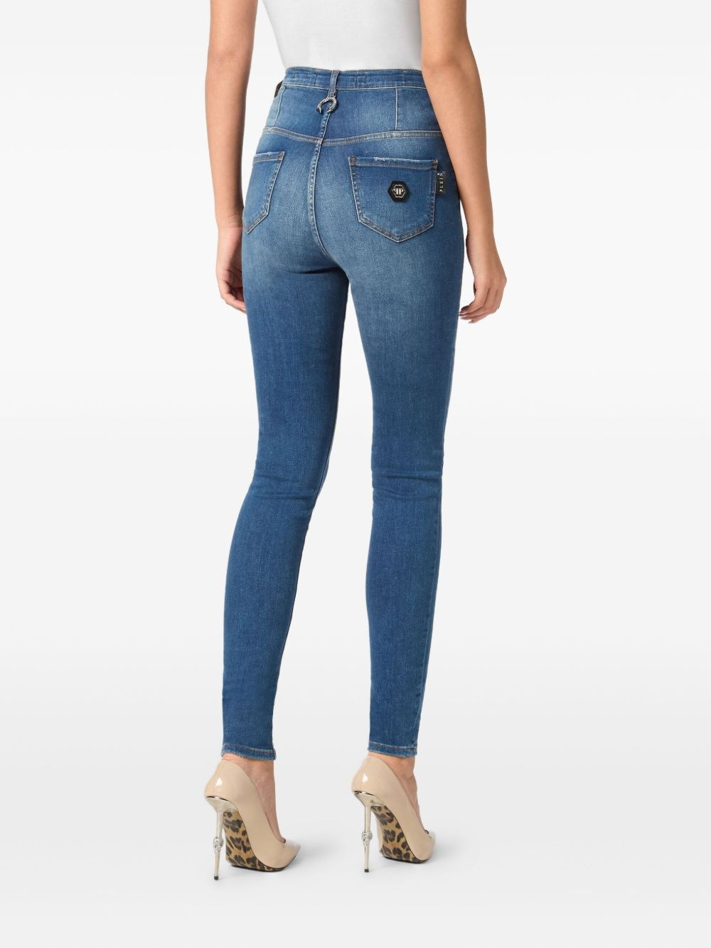 high-waisted jeans - 4