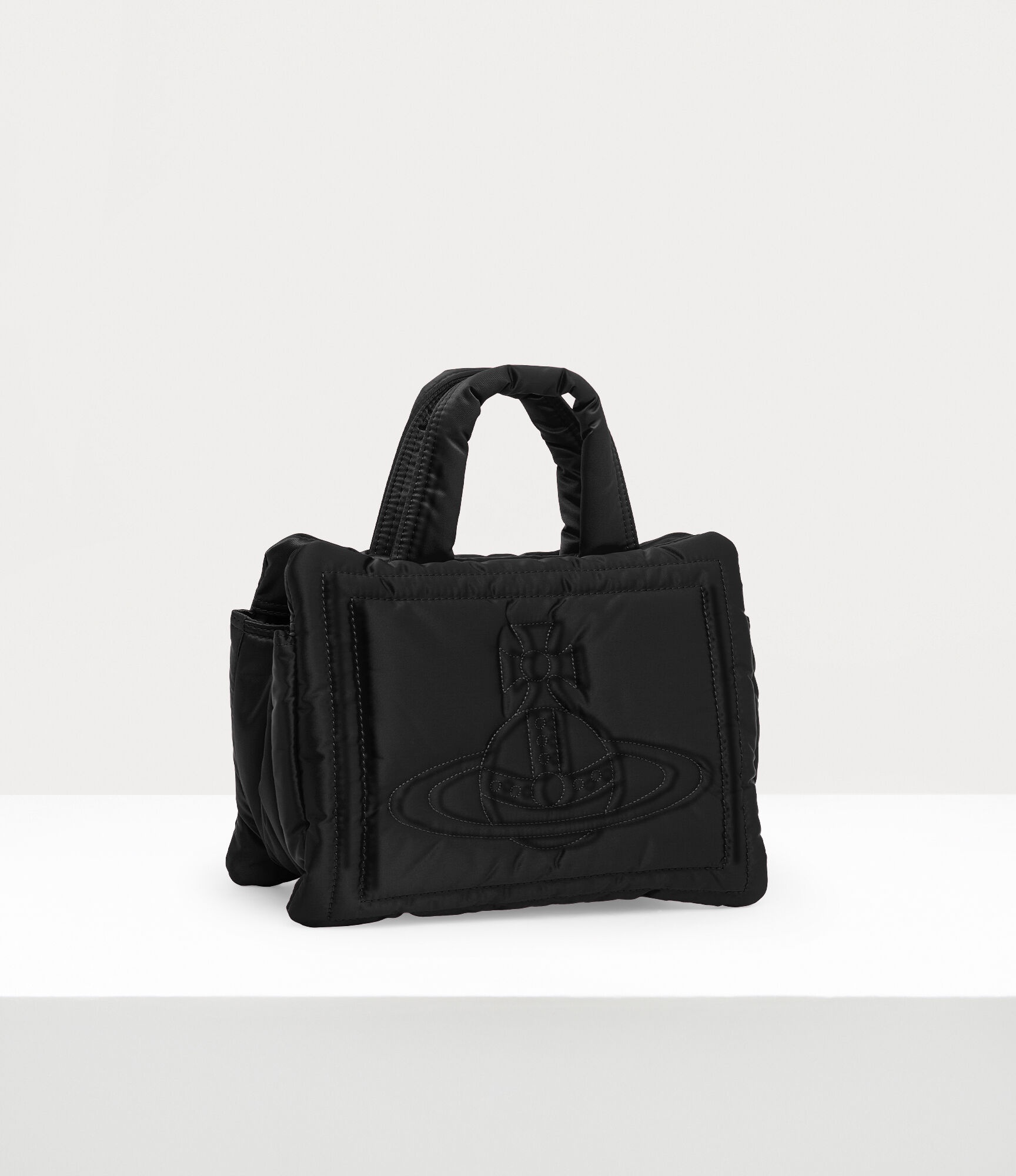 [Vivienne Westwood] スモール Margaret ショルダーバッグ セール】PADDED NYLON MARGARET S SMALL SQUARE BAG（ショルダー