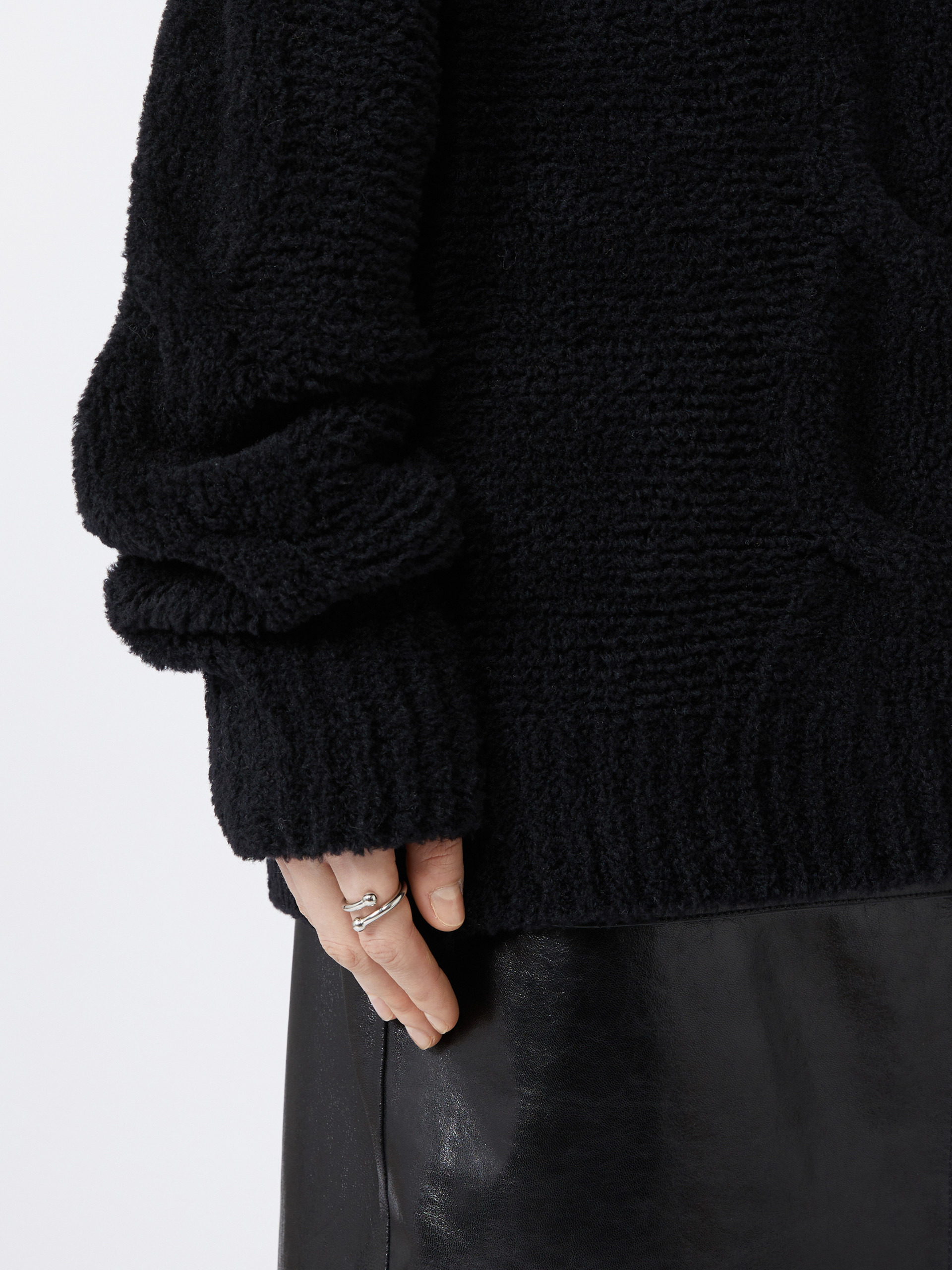 CURVONE Oversized fluffy sweater - 5