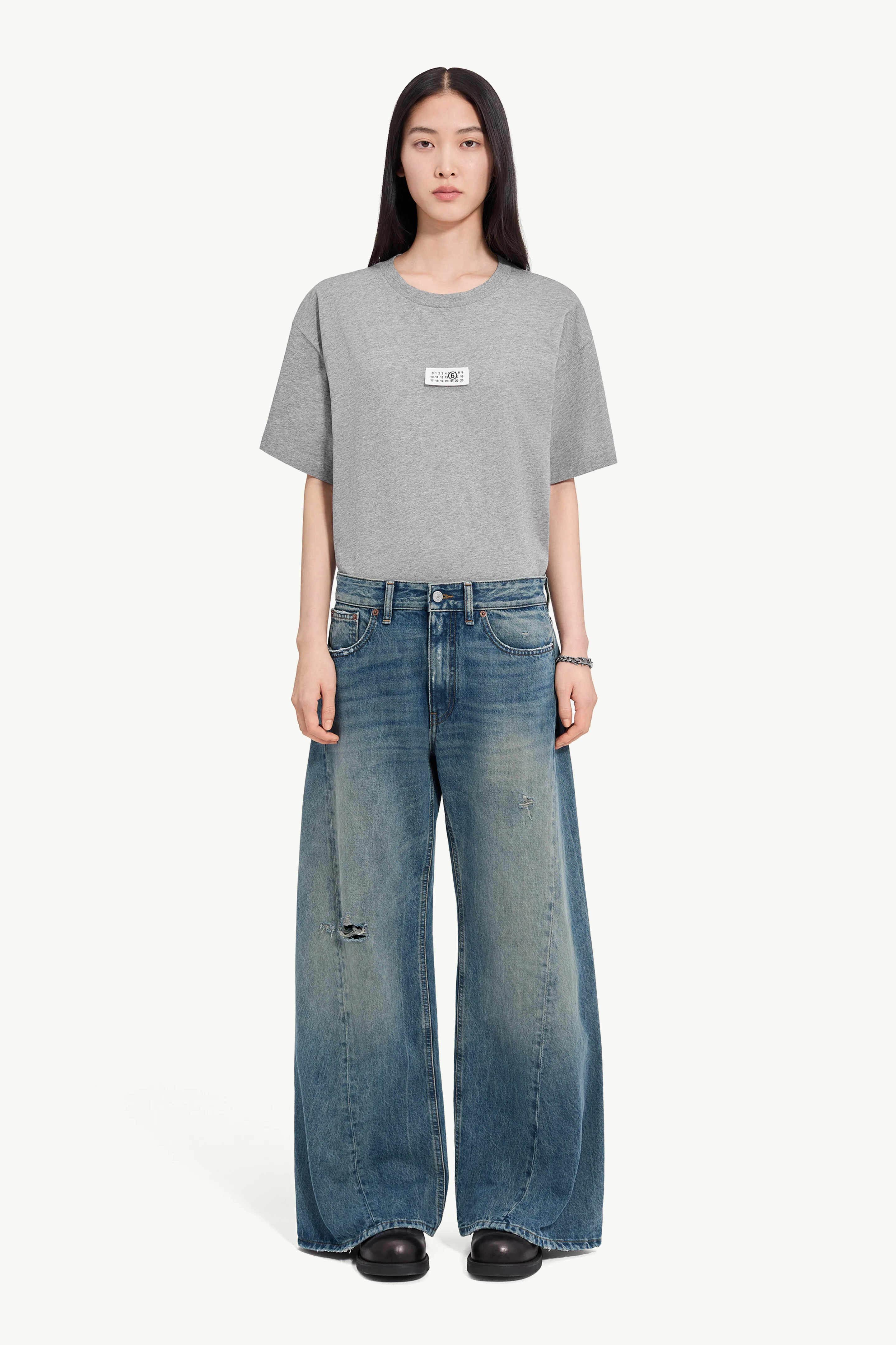 Wide-leg jeans - 1