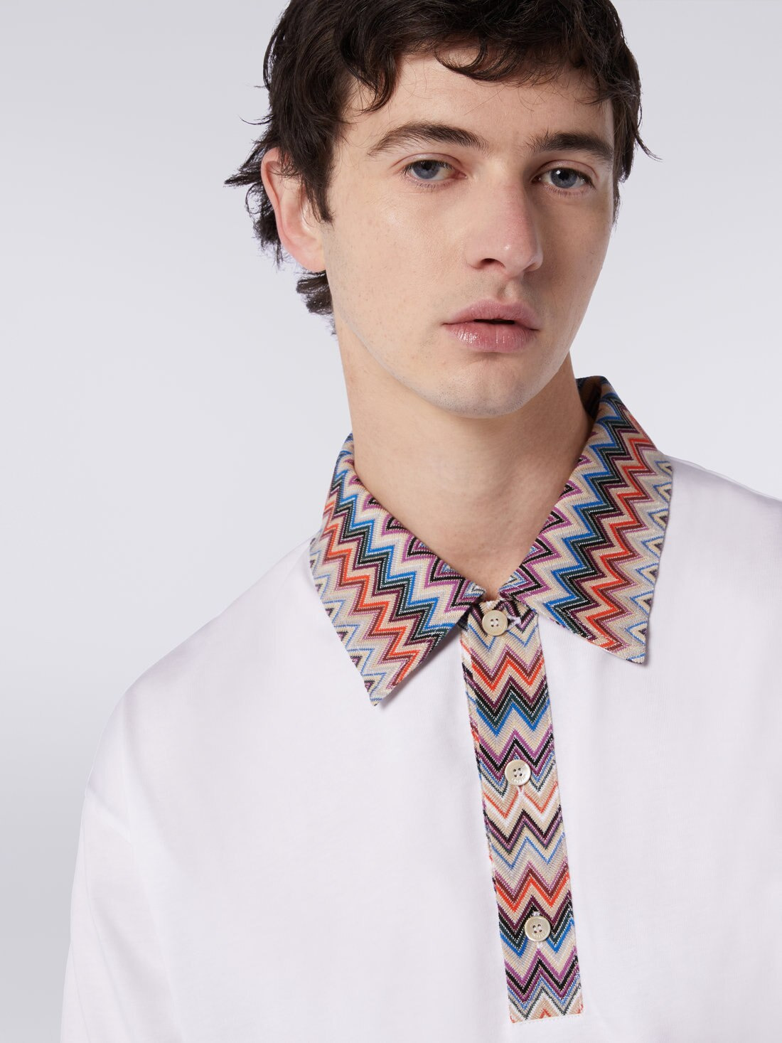 Short-sleeved cotton jersey polo shirt with zigzag inserts - 5