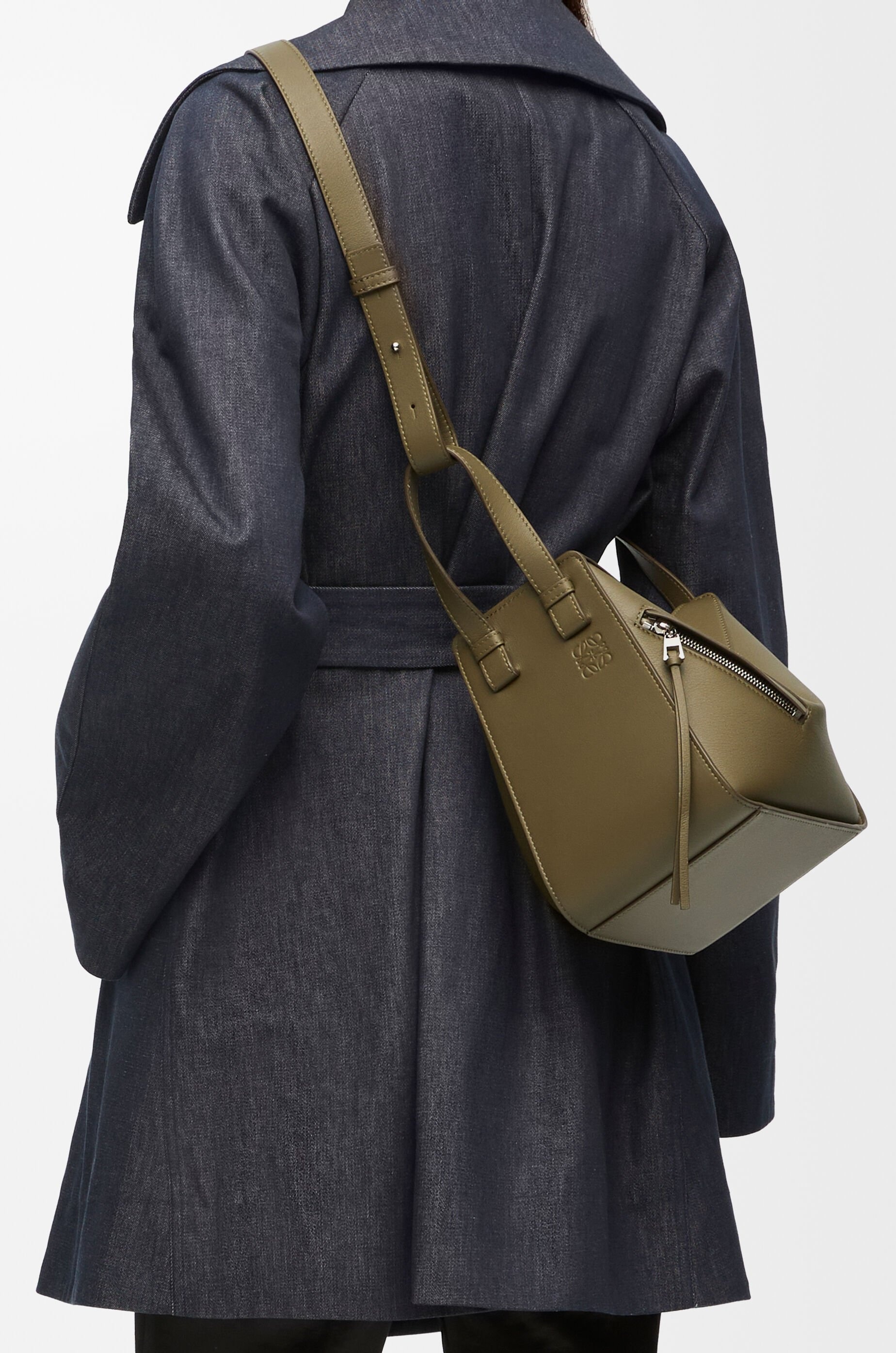 Compact Hammock bag in classic calfskin - 3