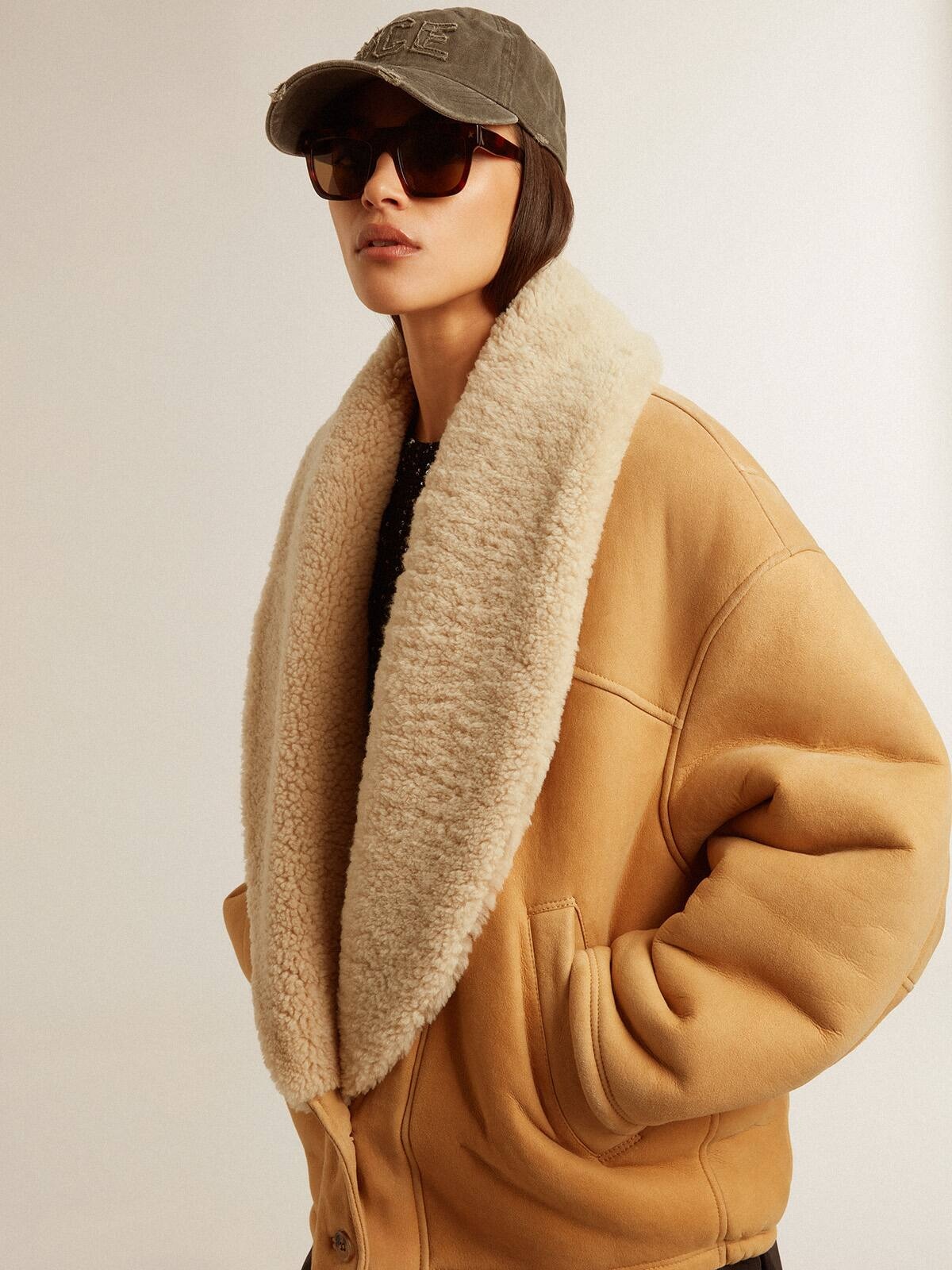 Women's sheepskin jacket with a wide shearling shawl collar - 6