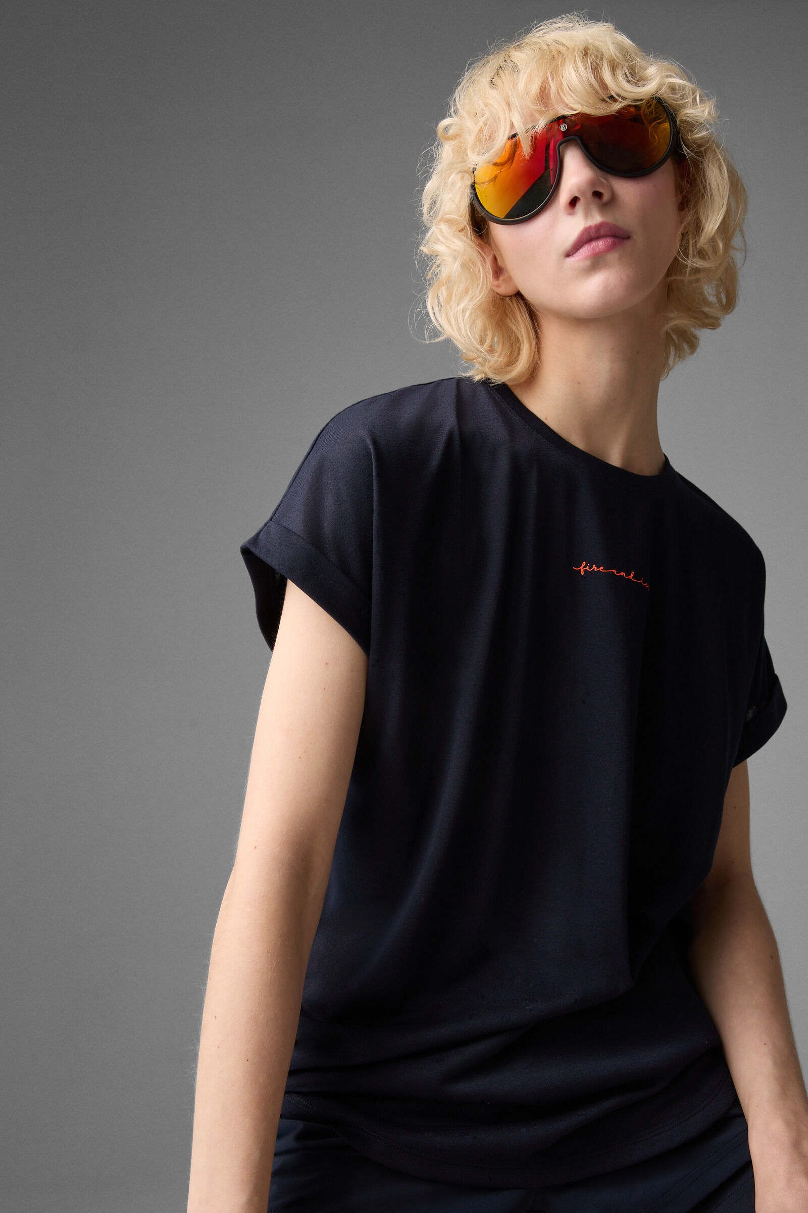 Evie T-shirt in Dark blue - 4