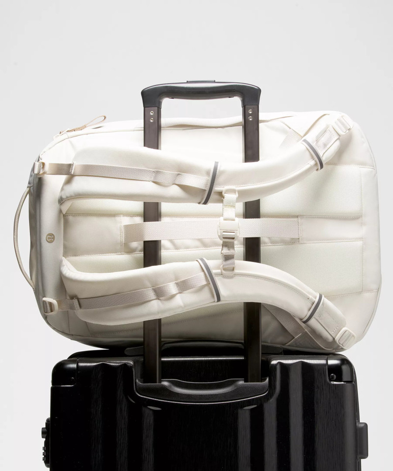 Triple-Zip Backpack 28L *Tech Canvas 6