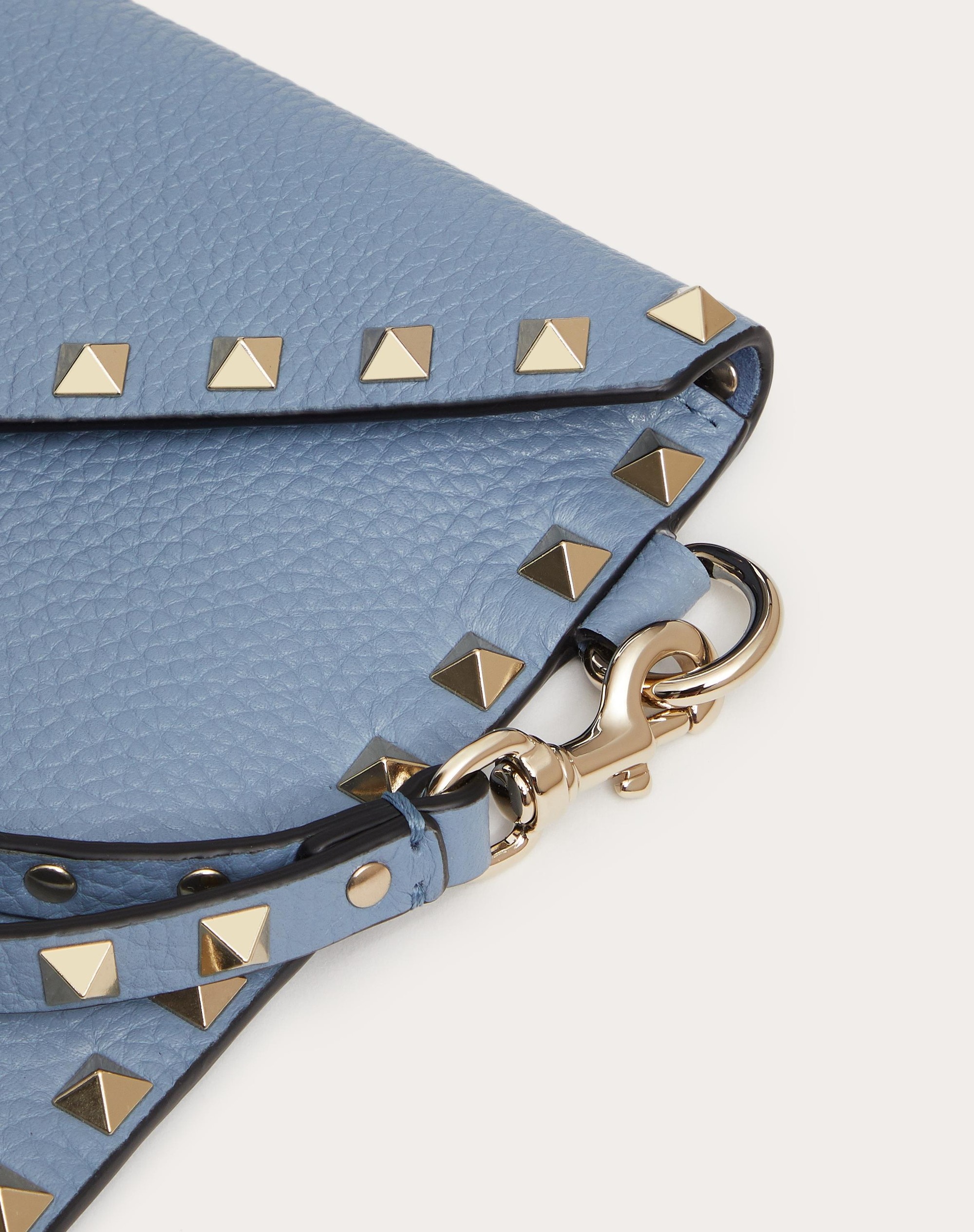 ROCKSTUD GRAINY CALFSKIN POUCH - 2