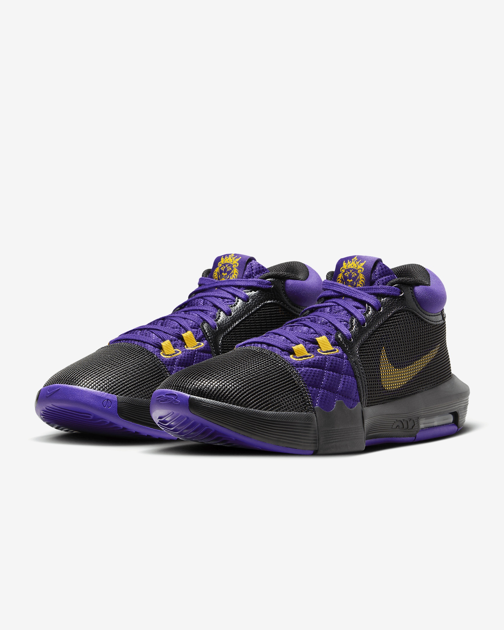 LeBron Witness 8 Basketball Shoes - 5