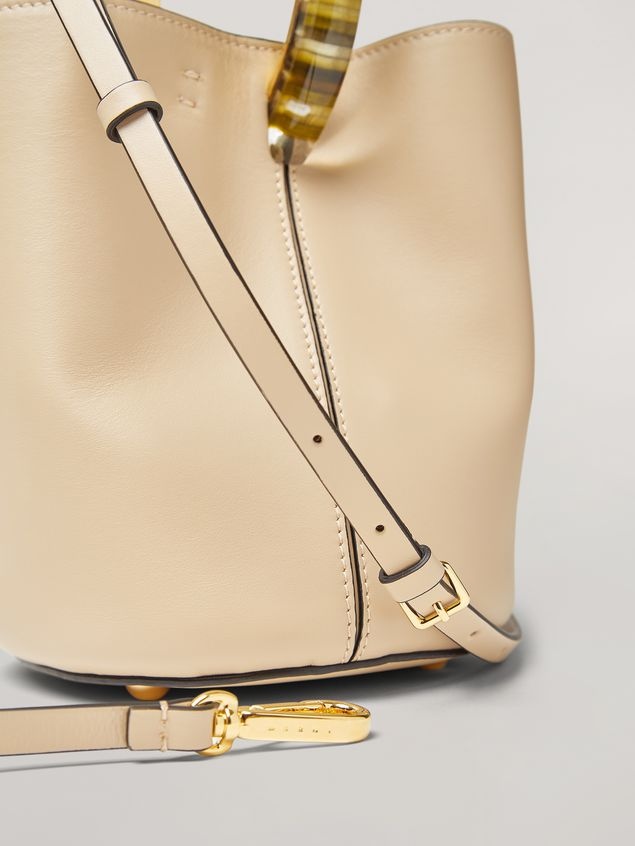 PANNIER BAG IN CALF LEATHER WITH RESIN AND METAL HANDLE WHITE - 2