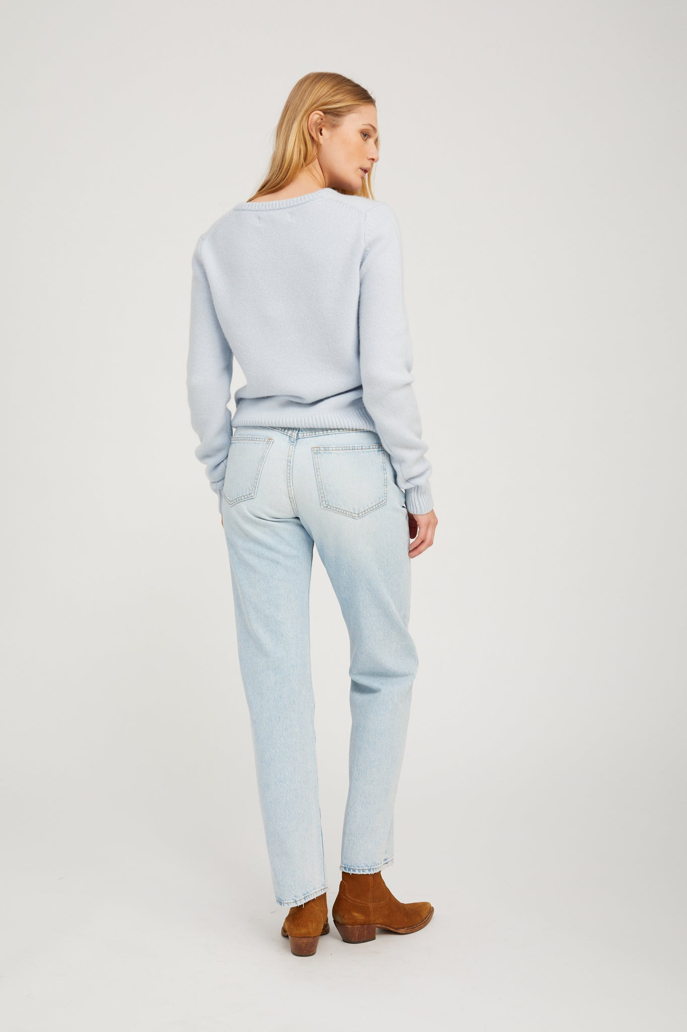 BABY BLUE HEAVY CASHMERE V-NECK SWEATER - 4