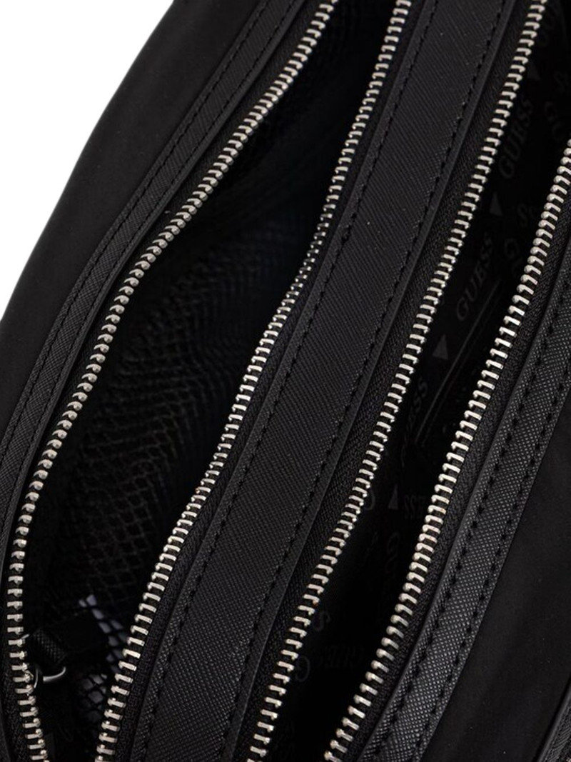 logo-detail wash bag 3