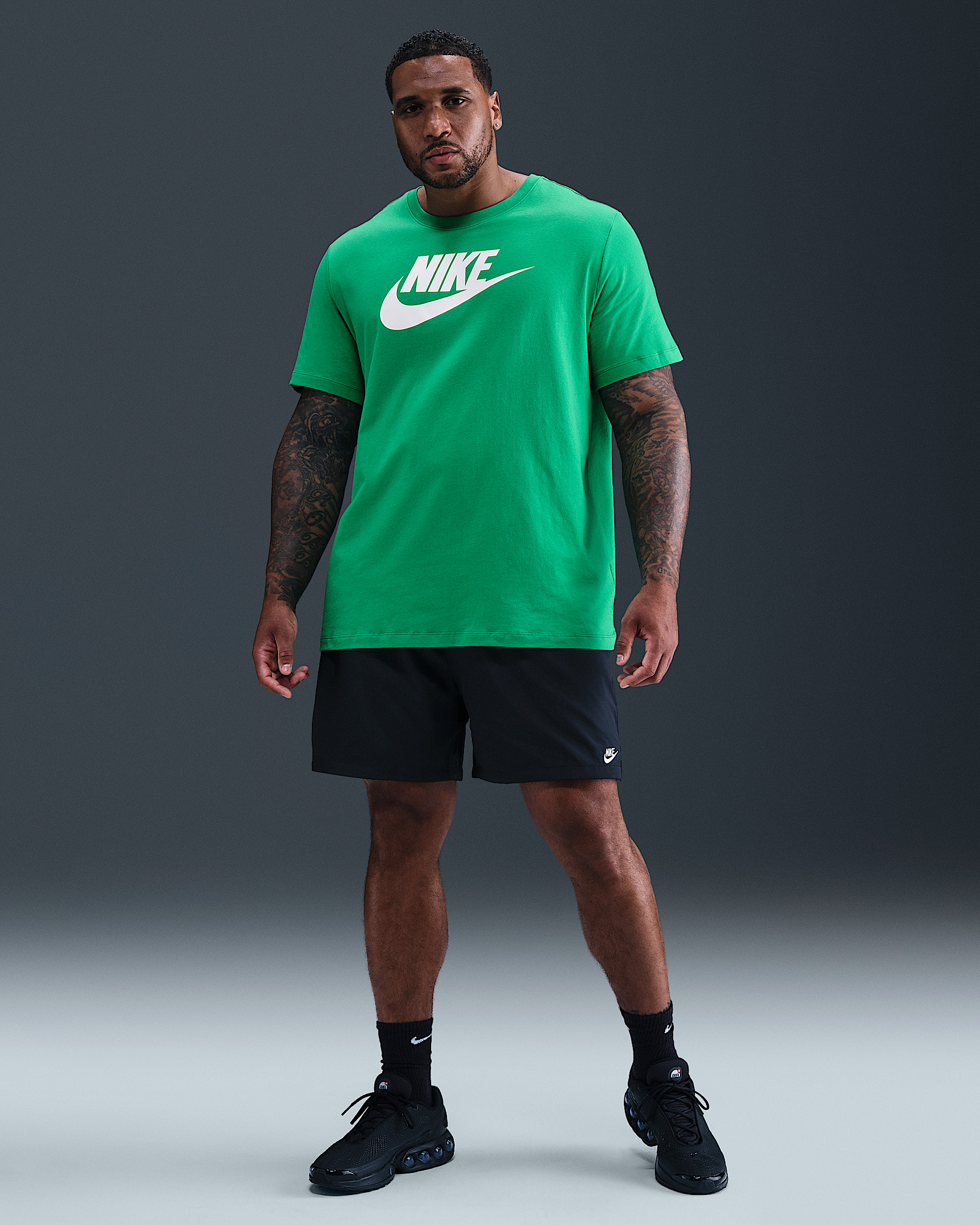 Nike Sportswear Men's T-Shirt - 9