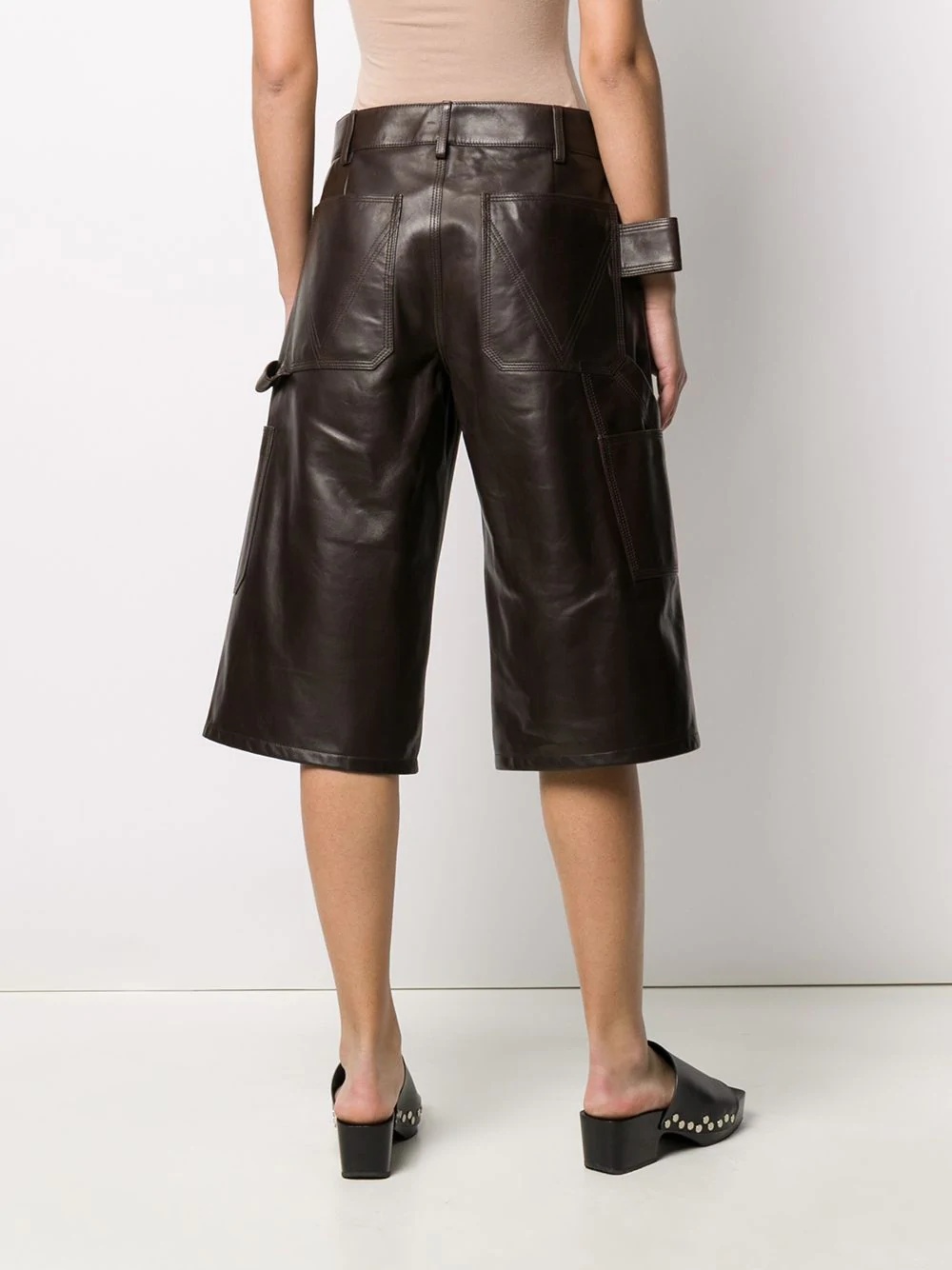 knee-length leather shorts - 4