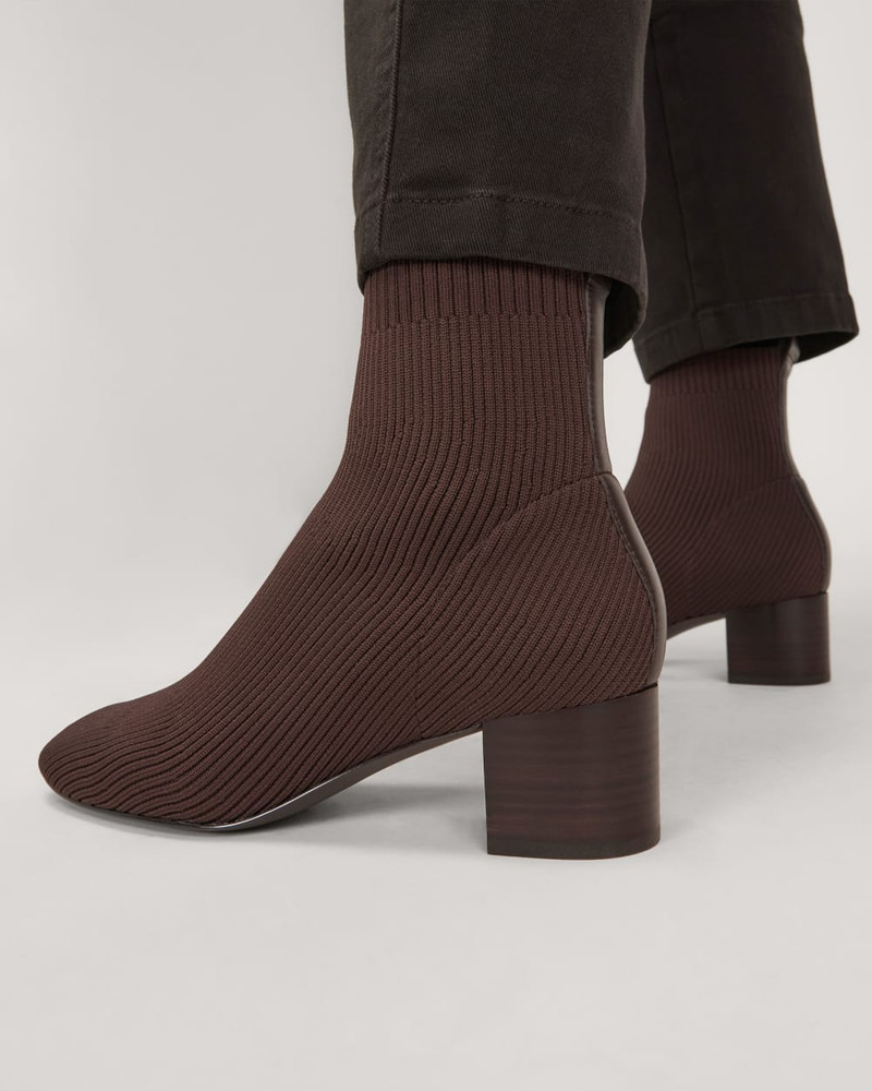 THE GLOVE BOOT 3