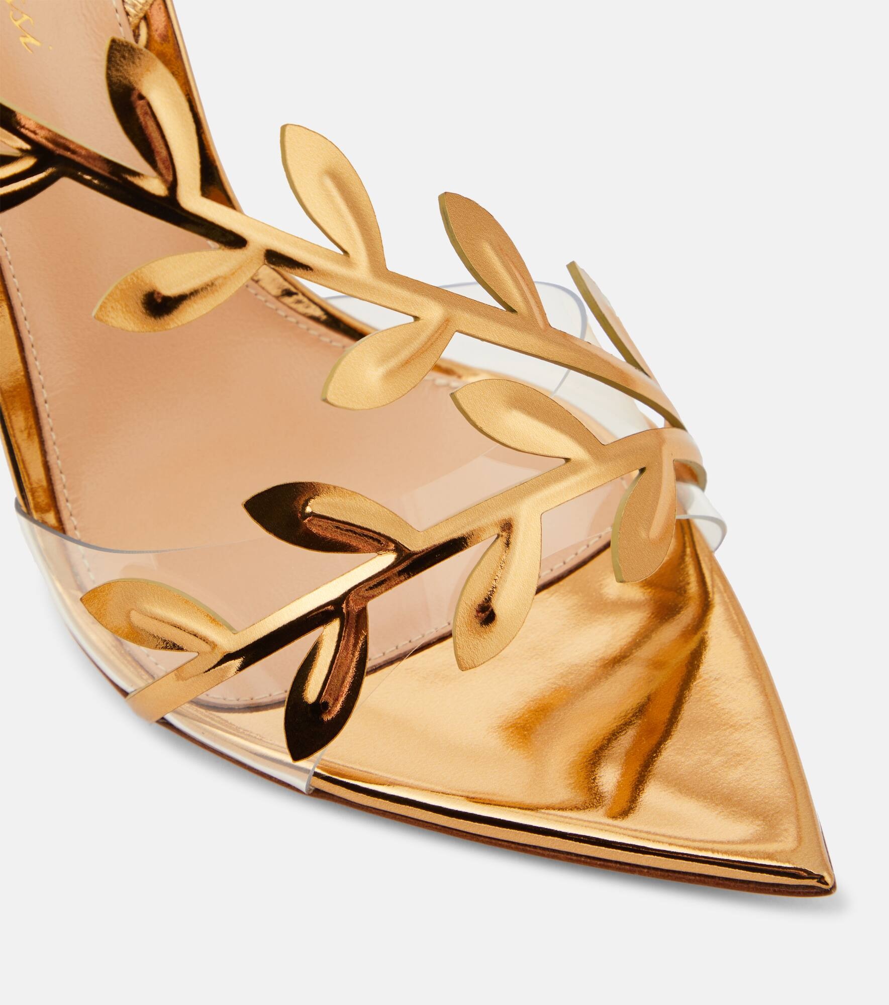 Metallic leather pumps - 6