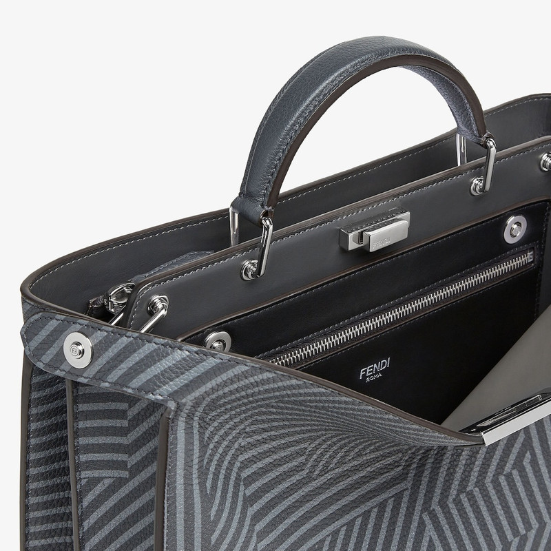 FENDI Peekaboo ISeeU Medium outlook