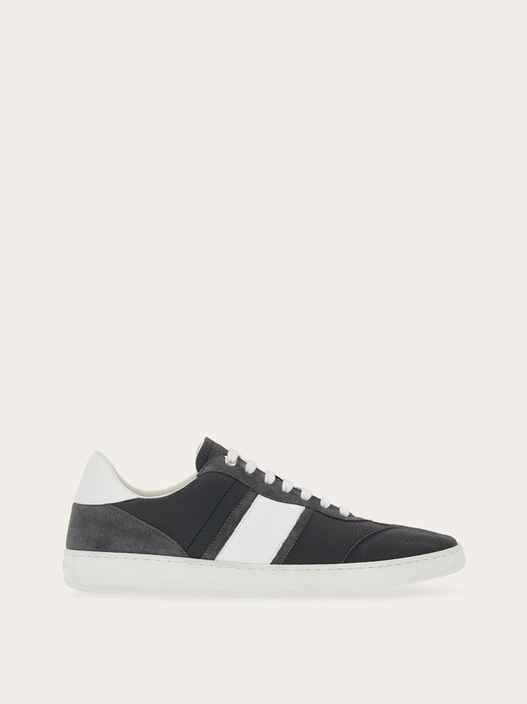 LOW SNEAKER WITH SIGNATURE - 1