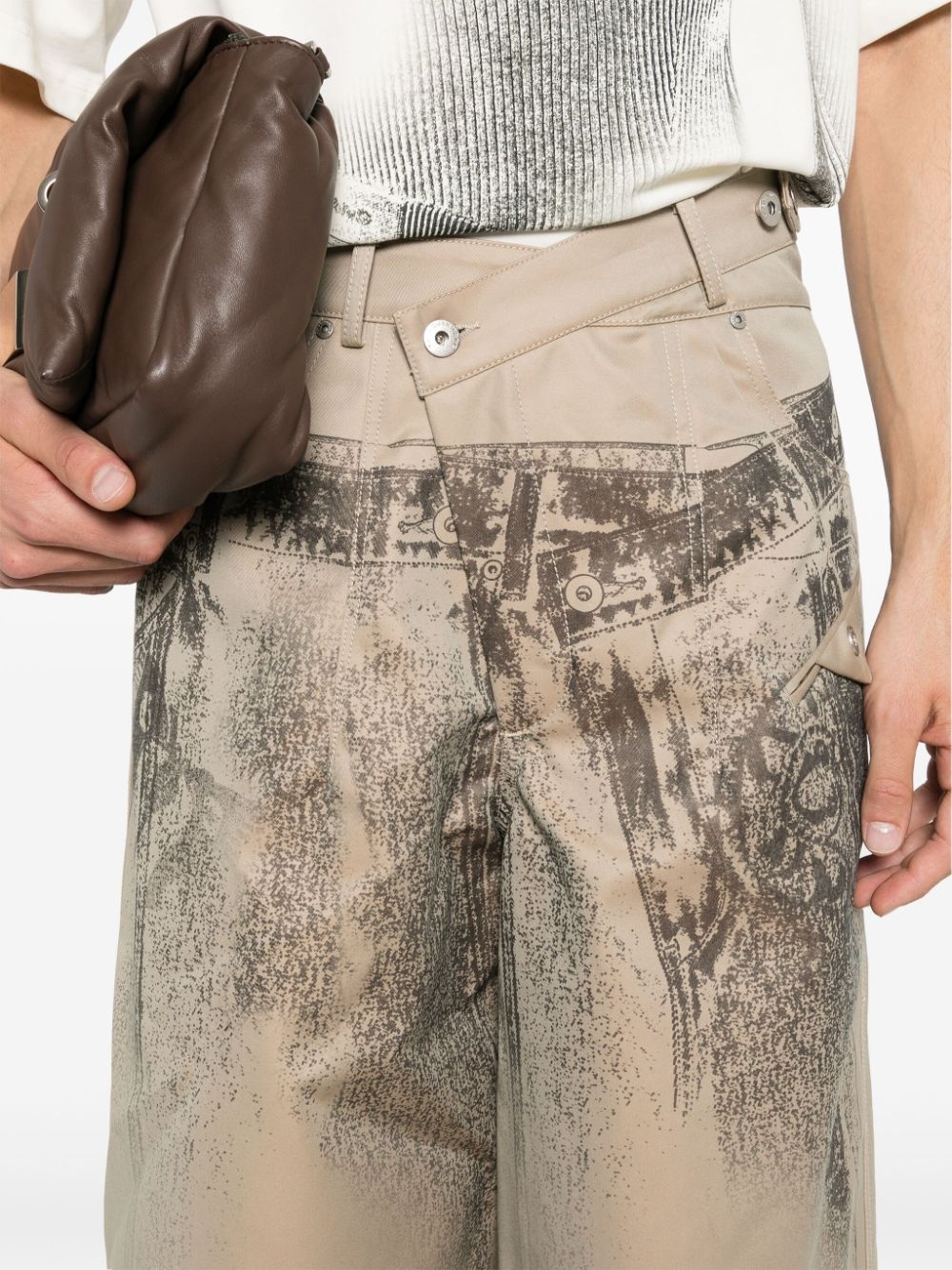 graphic-print trousers - 5
