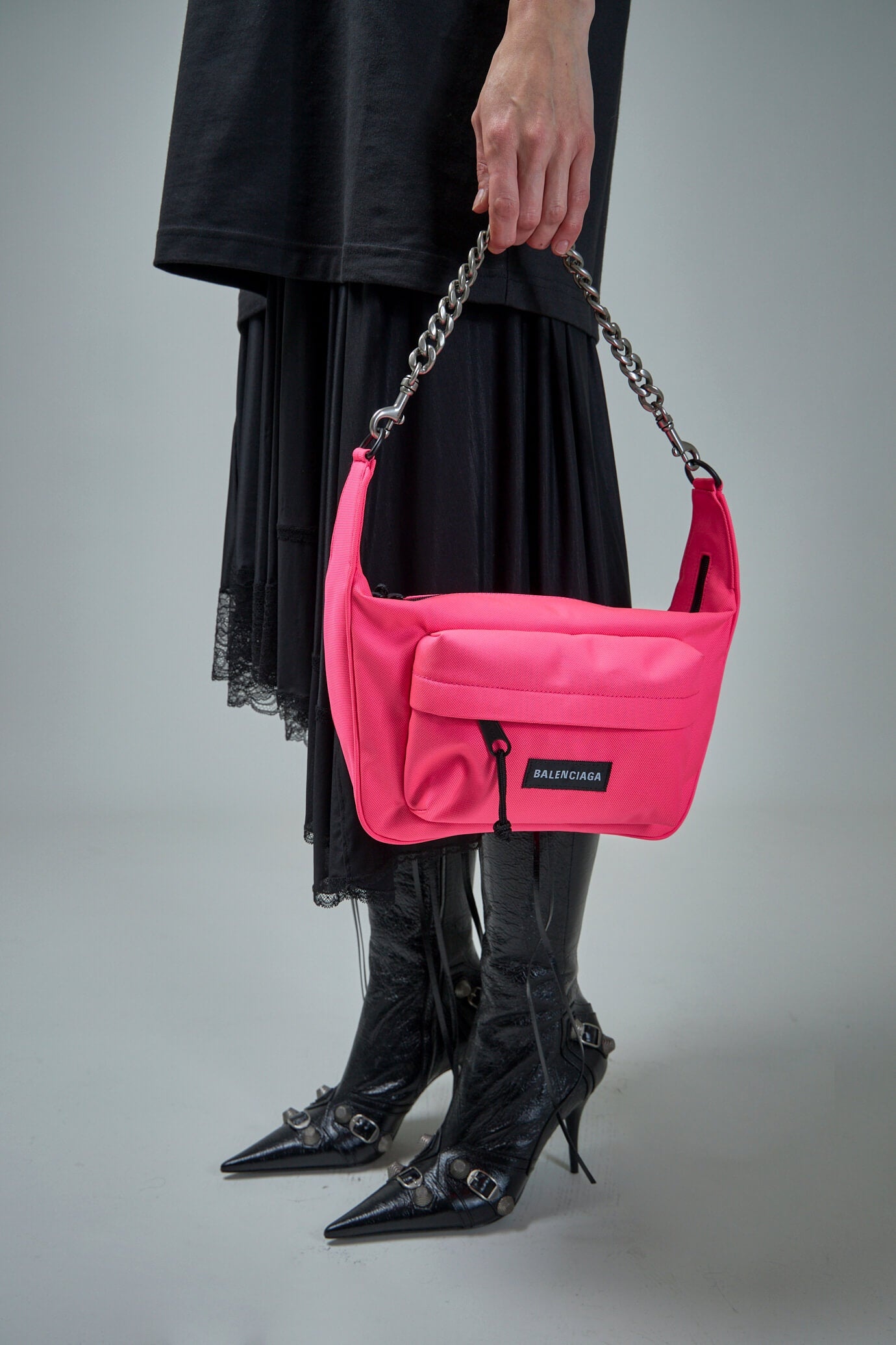 BALENCIAGA Raver Bag M w/Chain | labelsfashion | REVERSIBLE