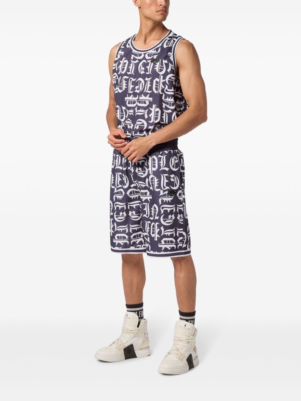 all-over logo-print shorts - 2