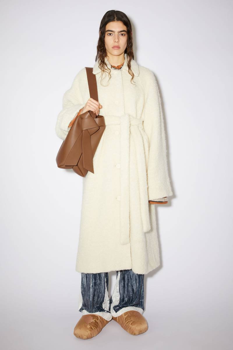 Acne Studios Musubi midi shoulder bag - Camel brown outlook