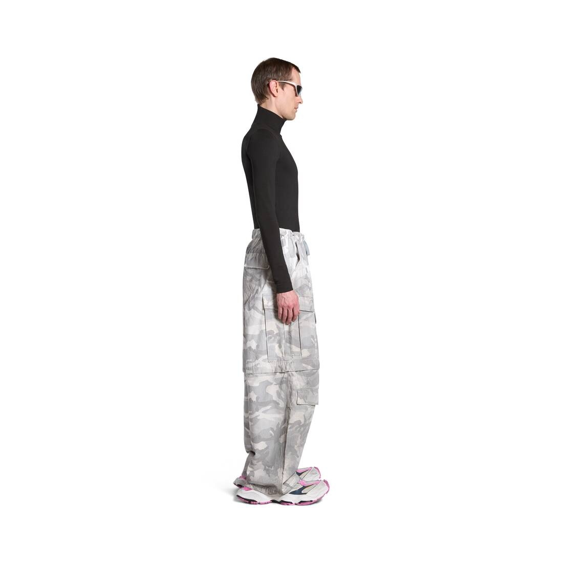 Large Cargo Pants in Light Grey - 3