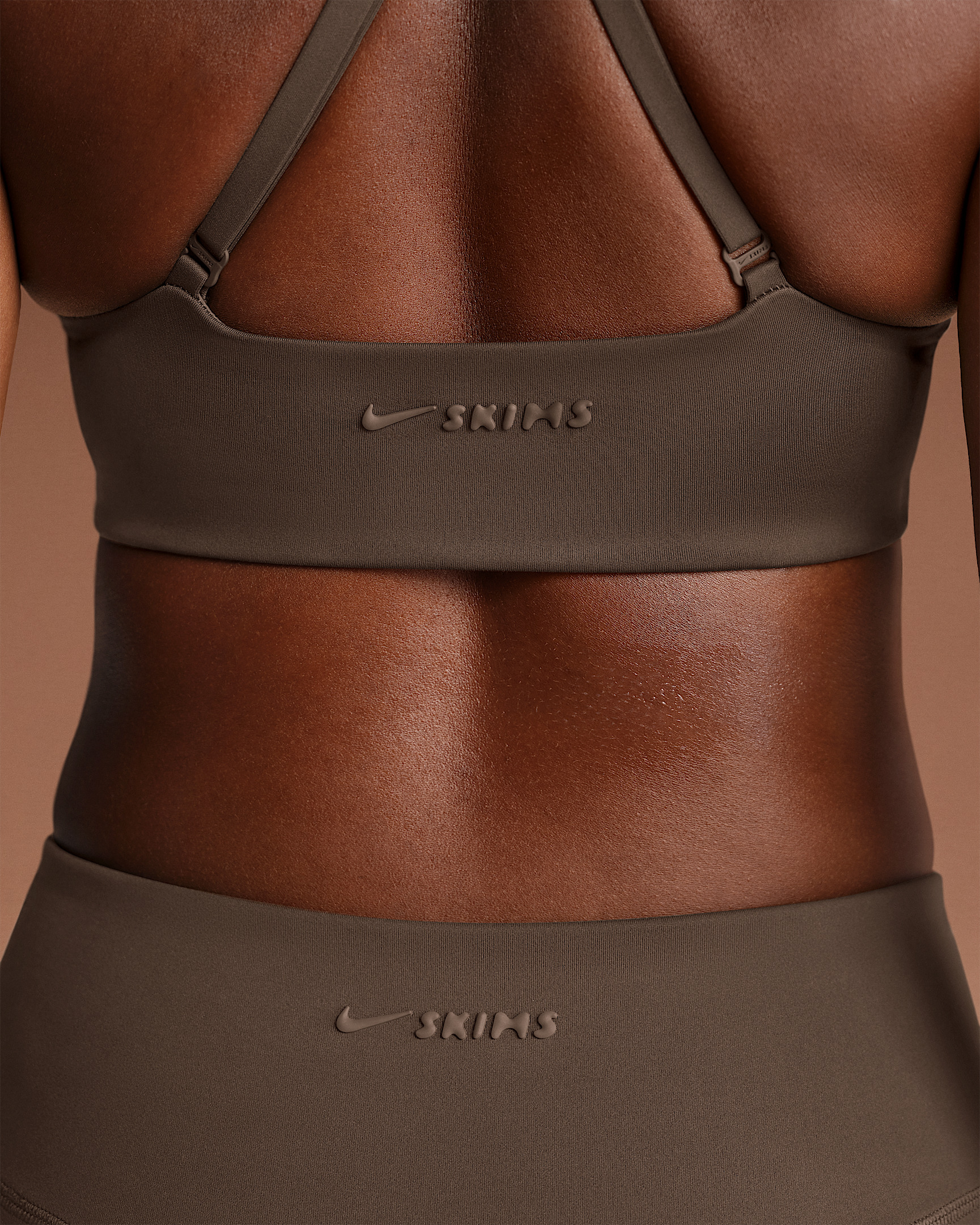 NikeSKIMS Matte Women's Micro-Scoop Bra - 6