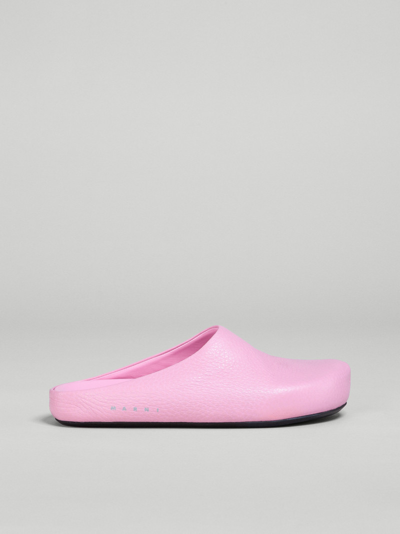 PINK LEATHER FUSSBETT SABOT 1