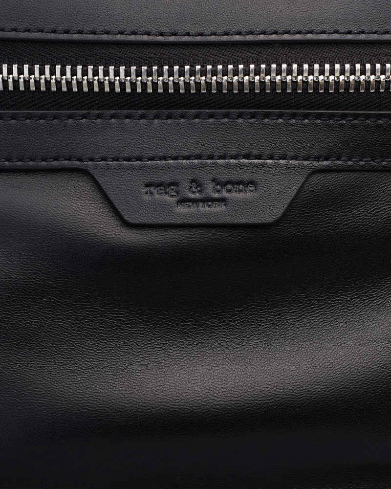 Commuter Fanny Pack - Leather
Small Fanny Pack 5