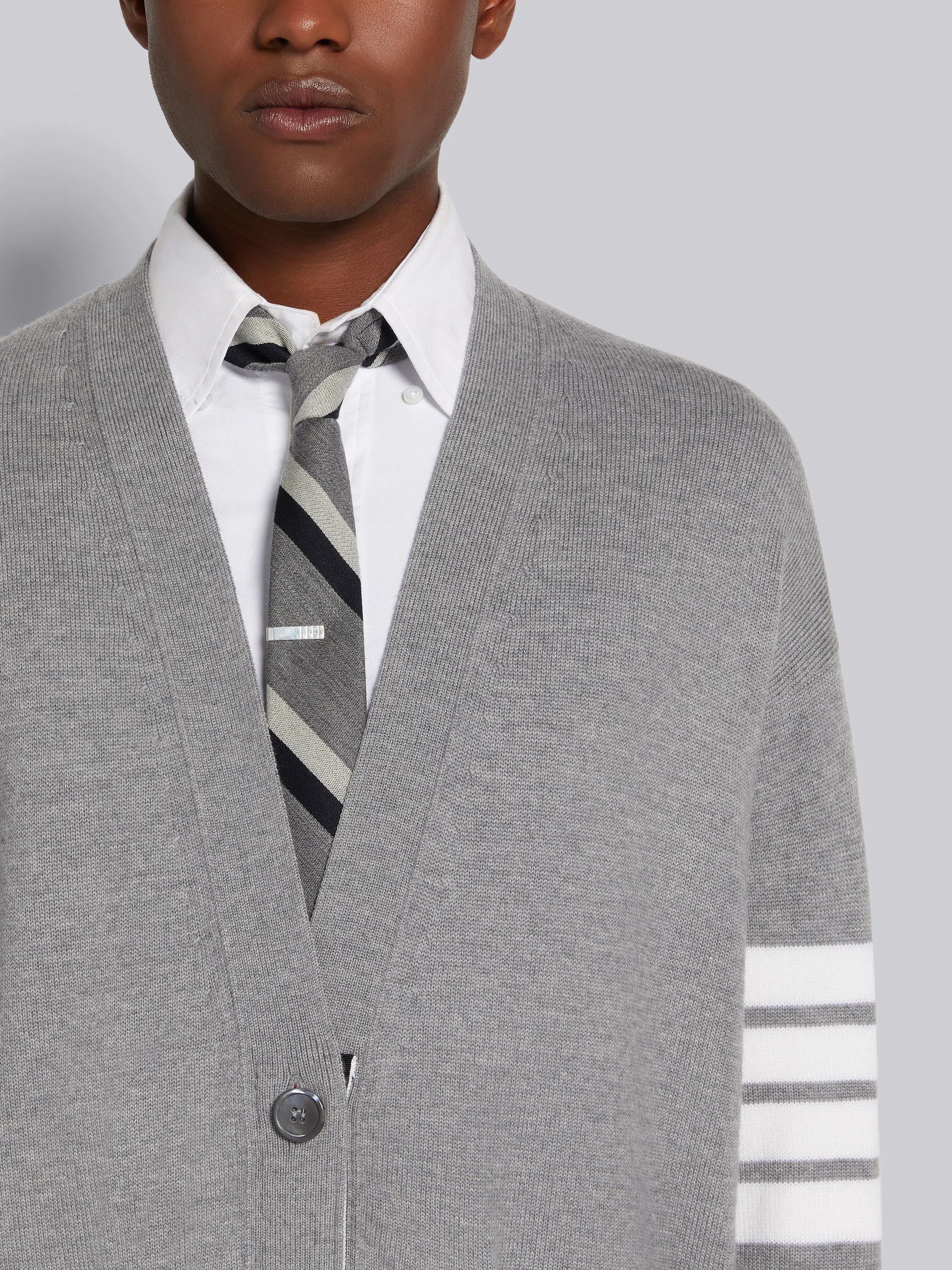 Light Grey Fine Merino Wool 4-Bar Elongated Cardigan - 5