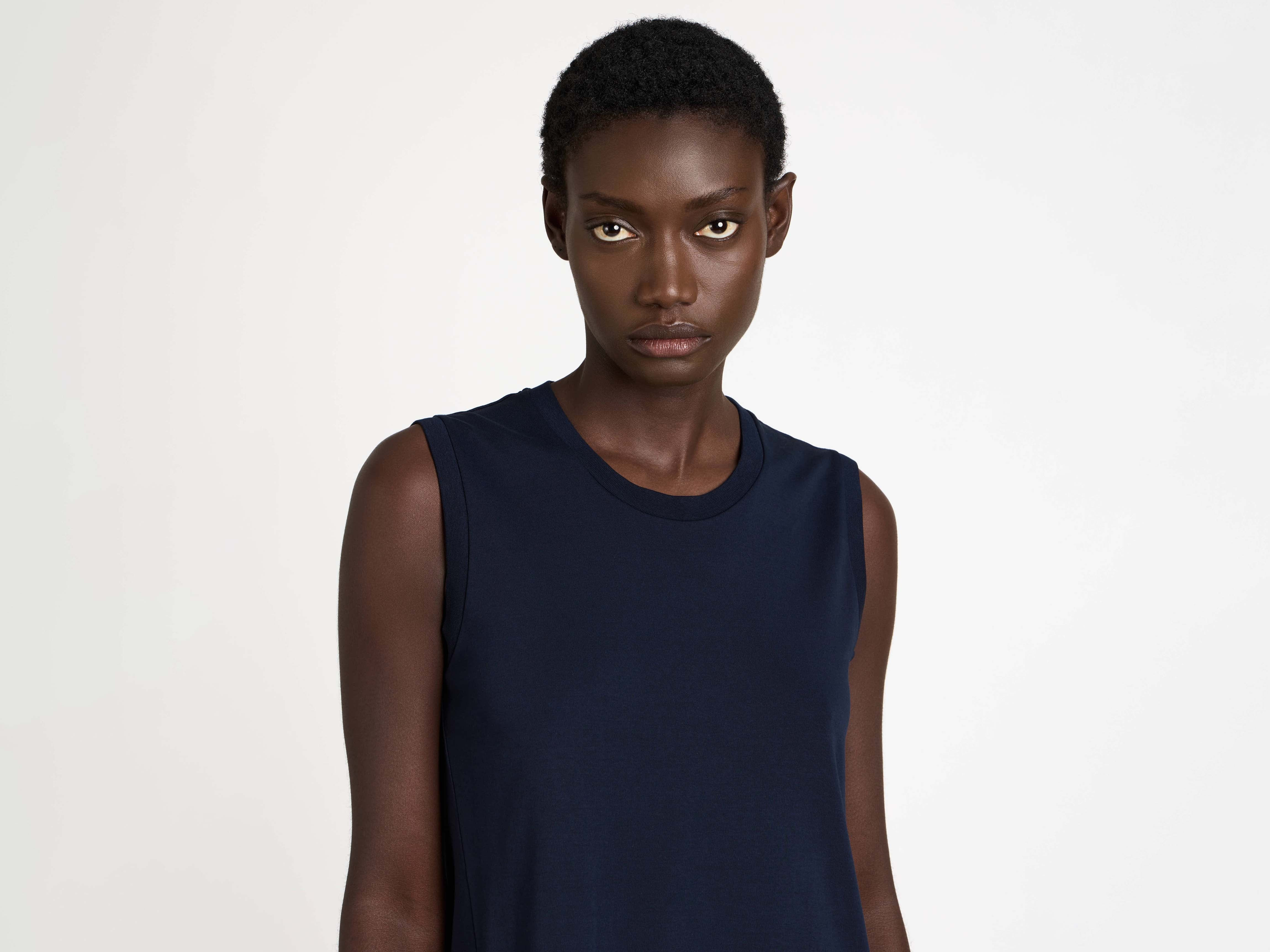 HEM KNOT DRESS IN NAVY - 9