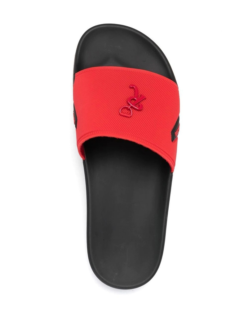 embossed-logo sliders 4
