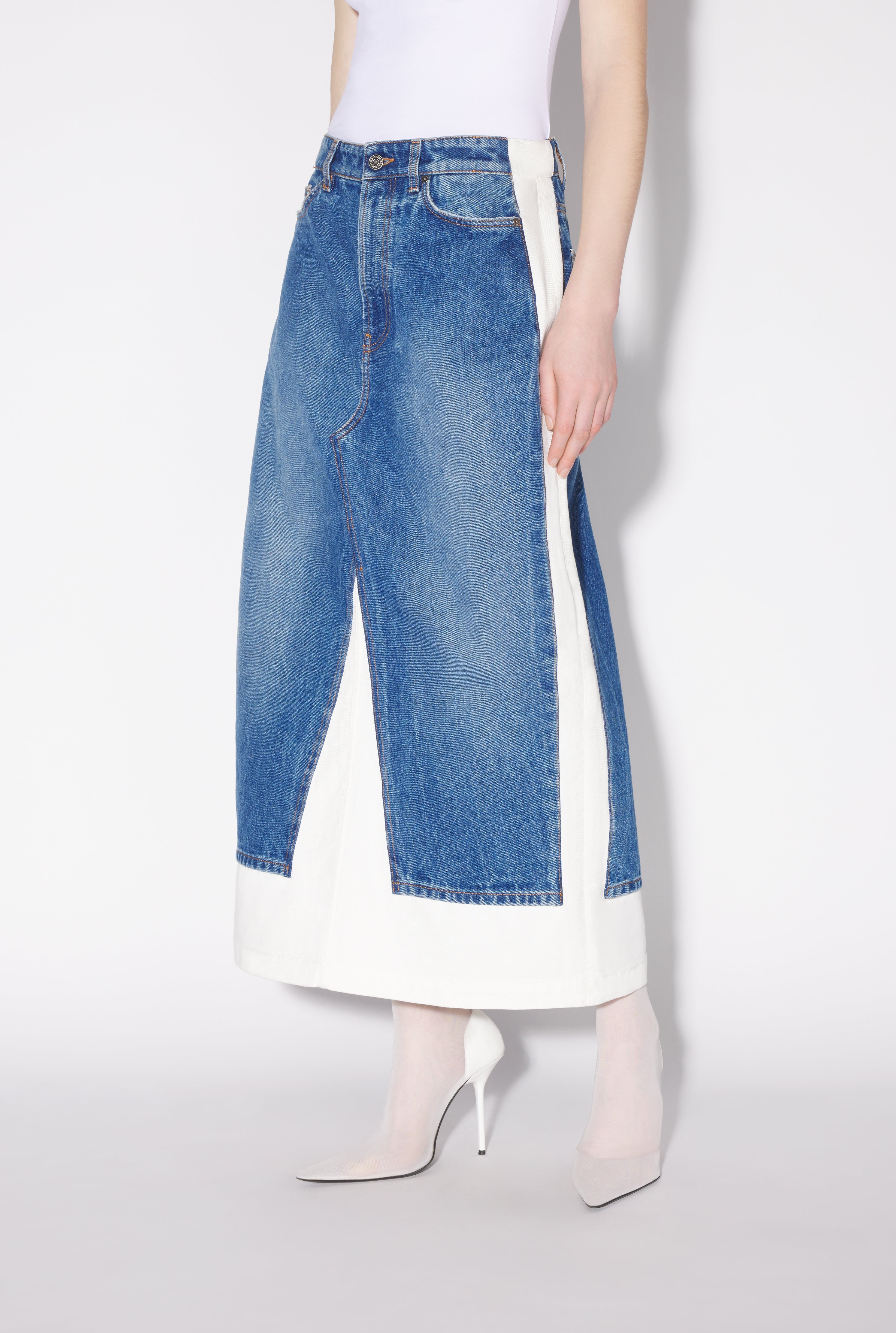 THE TROMPE-L'ŒIL DENIM SKIRT - 3