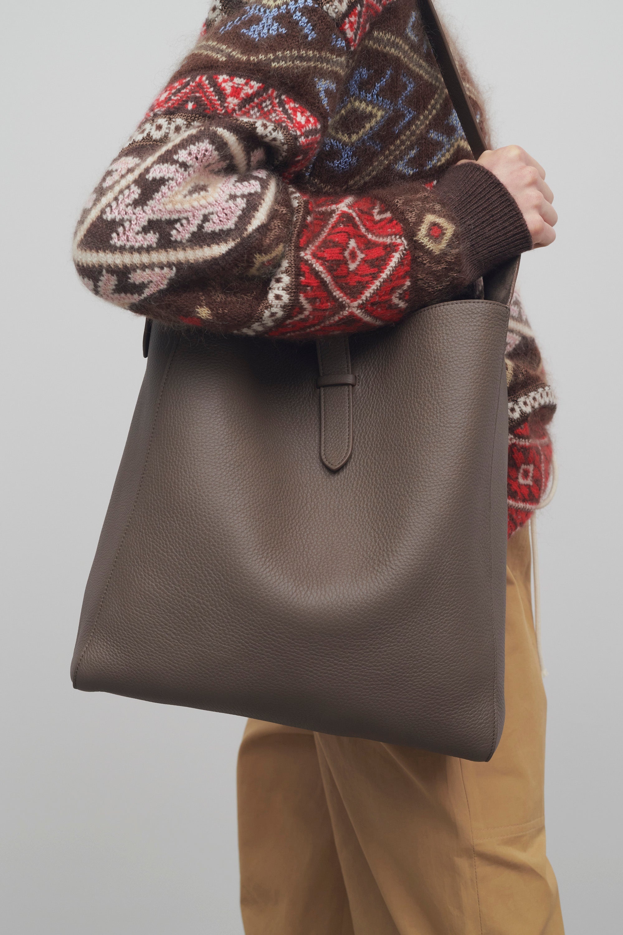 The Row Blake Hobo Bag in Leather | REVERSIBLE
