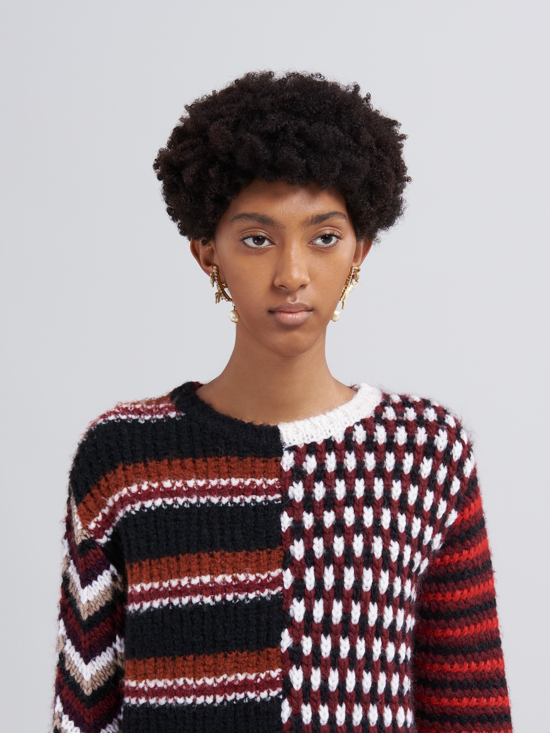 3D-STITCH SWEATER IN BLENDED YARNS - 4