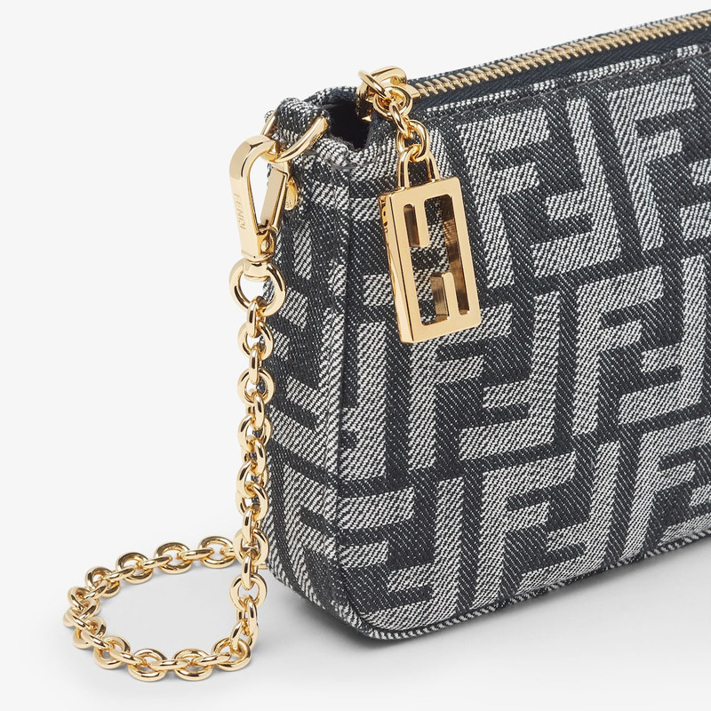 FENDI Baguette Pouch outlook