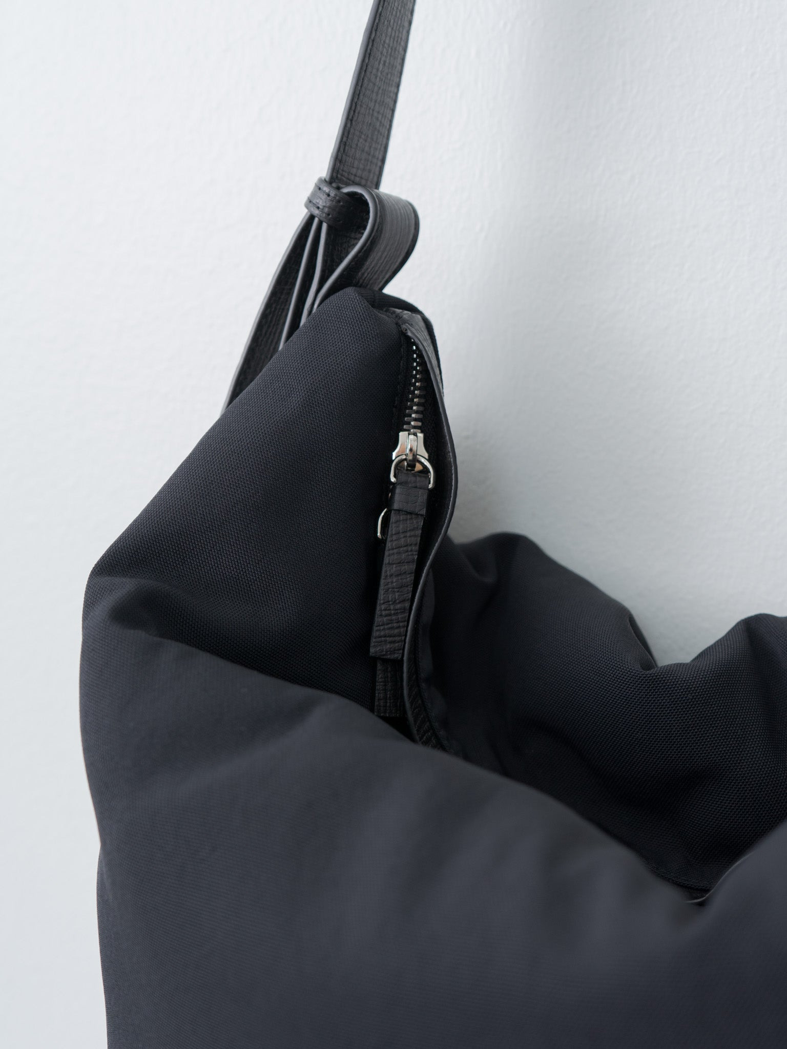 Airport Bag - Black - 8