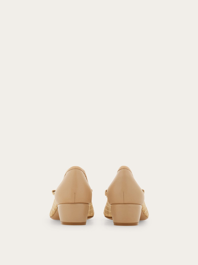 FERRAGAMO Vara pump outlook