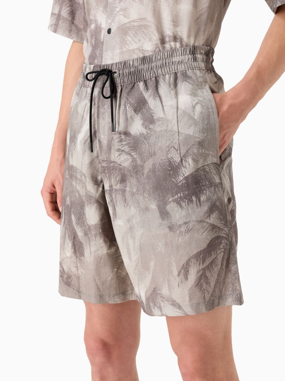 palm tree-print drawstring track shorts - 4