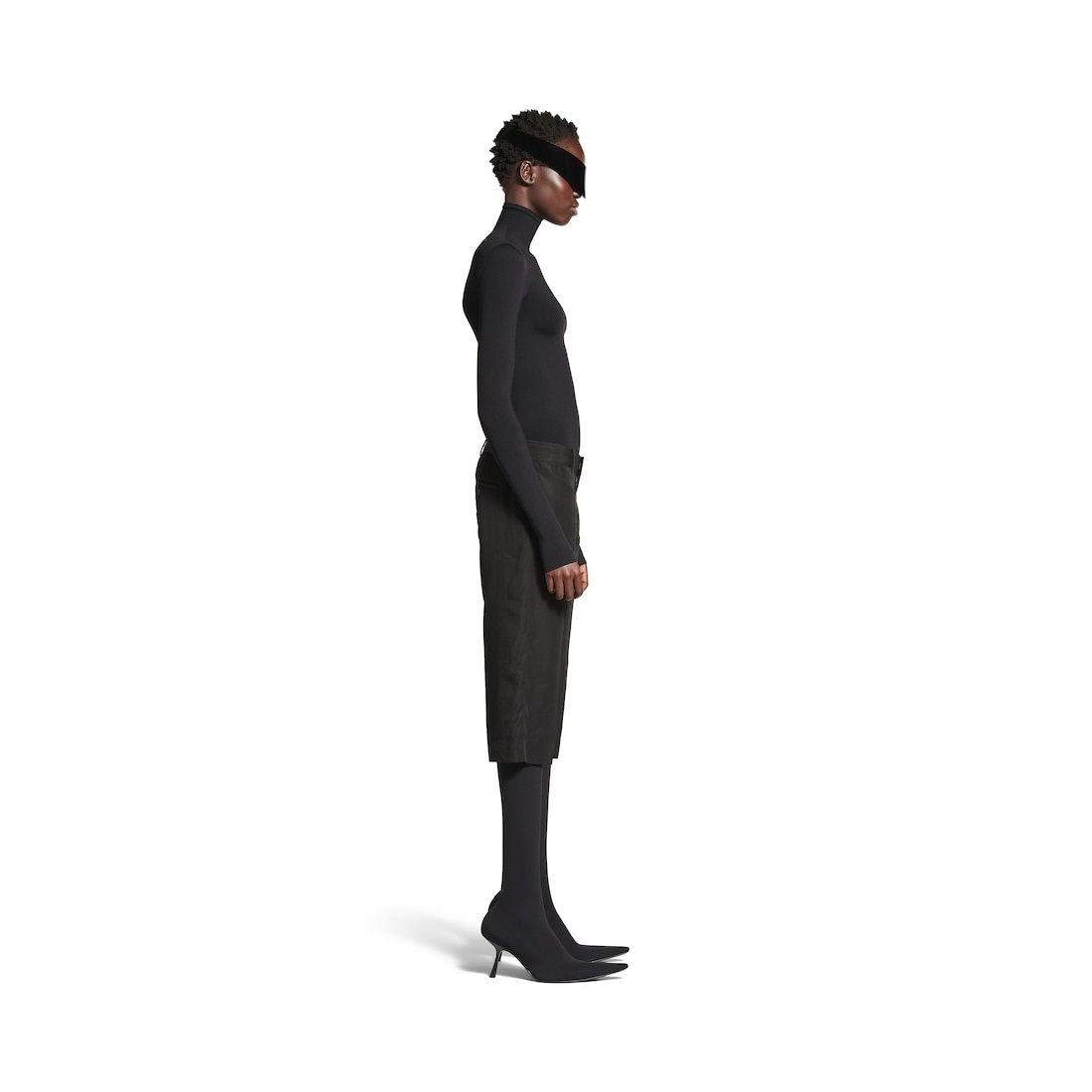 Women's Low Waist Capri Pants in Black - 3