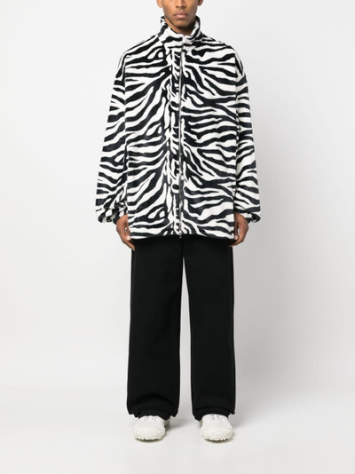 VETEMENTS zebra-pattern zip-fastening coat outlook