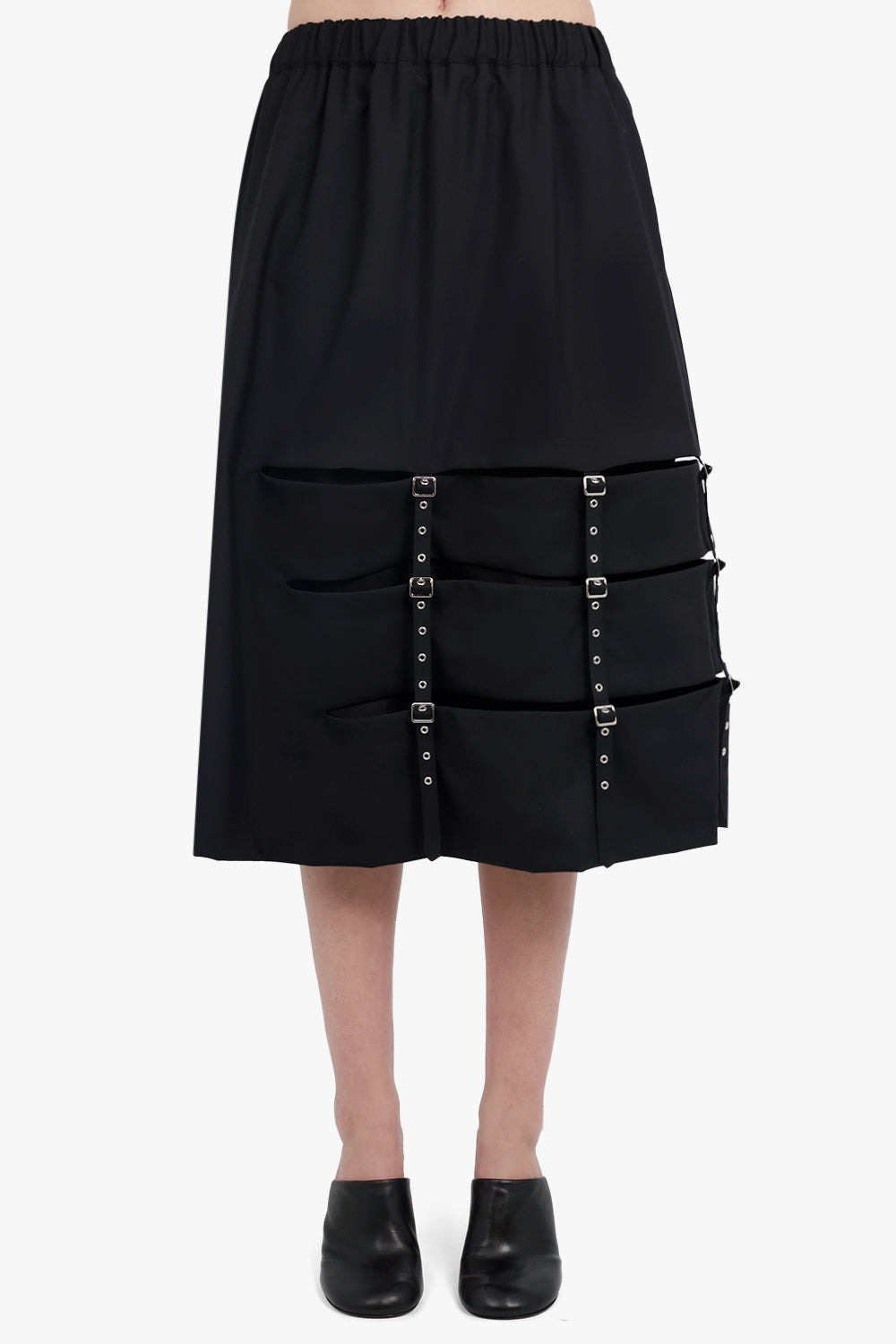 MIDI SKIRT WITH SPLIT SIDE SUSPENDER DETAIL | BLACK - 3