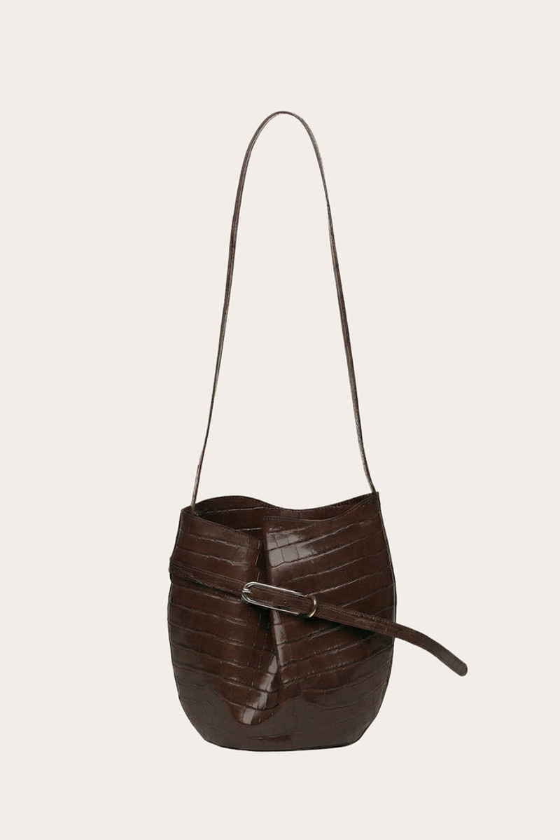 BELTED BUCKET BAG WALNUT CROC 1