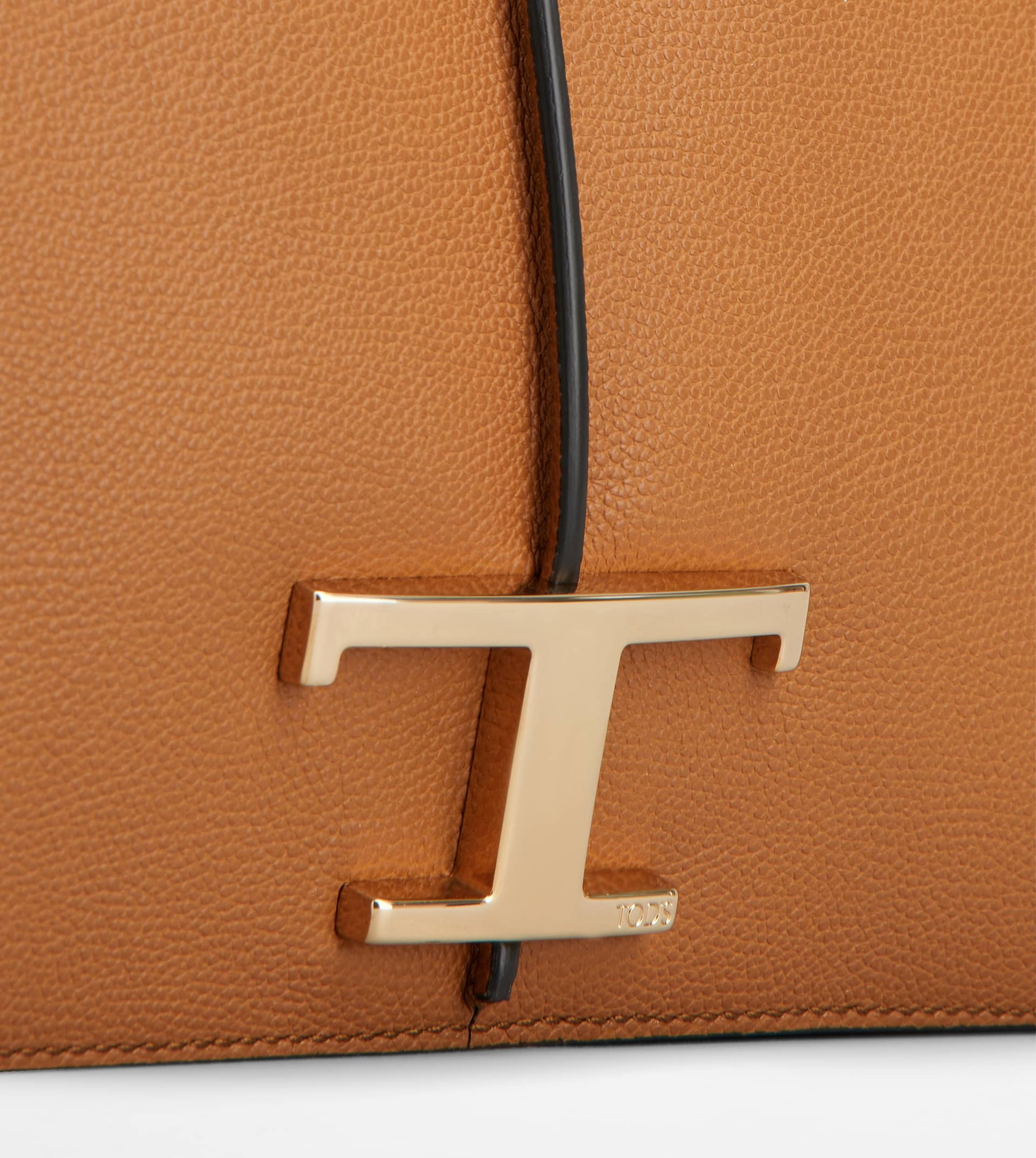 T TIMELESS CAMERA BAG IN LEATHER SMALL - BROWN - 8